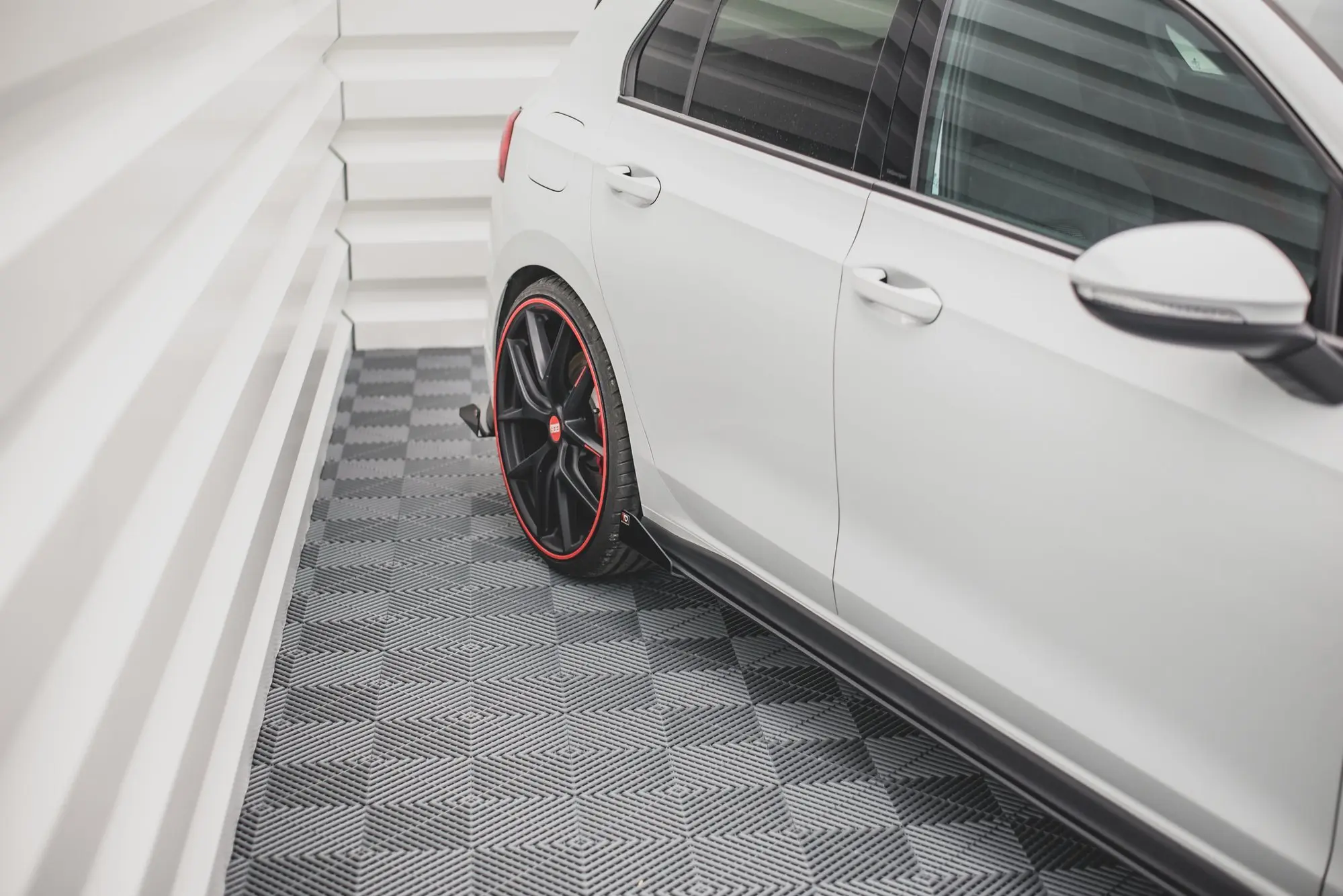 SIDESKJØRT Street Pro +SIDESPLITTERS VW Golf 8 GTI / GTI Clubsport / R-Line 2020->