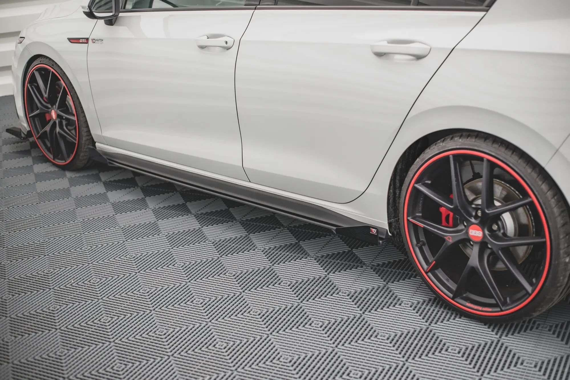 SIDESKJØRT Street Pro +SIDESPLITTERS VW Golf 8 GTI / GTI Clubsport / R-Line 2020-> – bilde 4