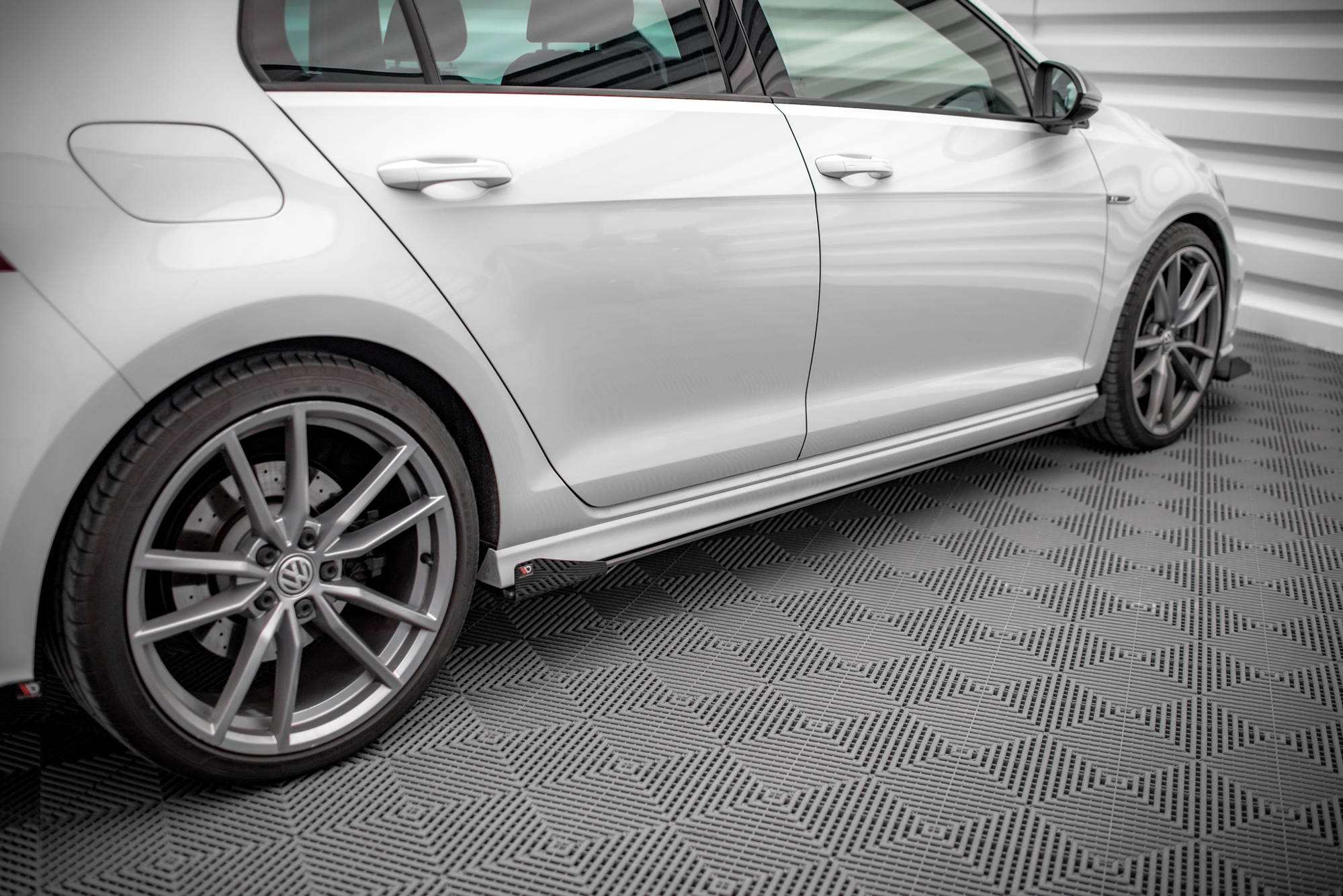 SIDESKJØRT Street Pro +SIDESPLITTERS VW Golf R mk7 2013-2016