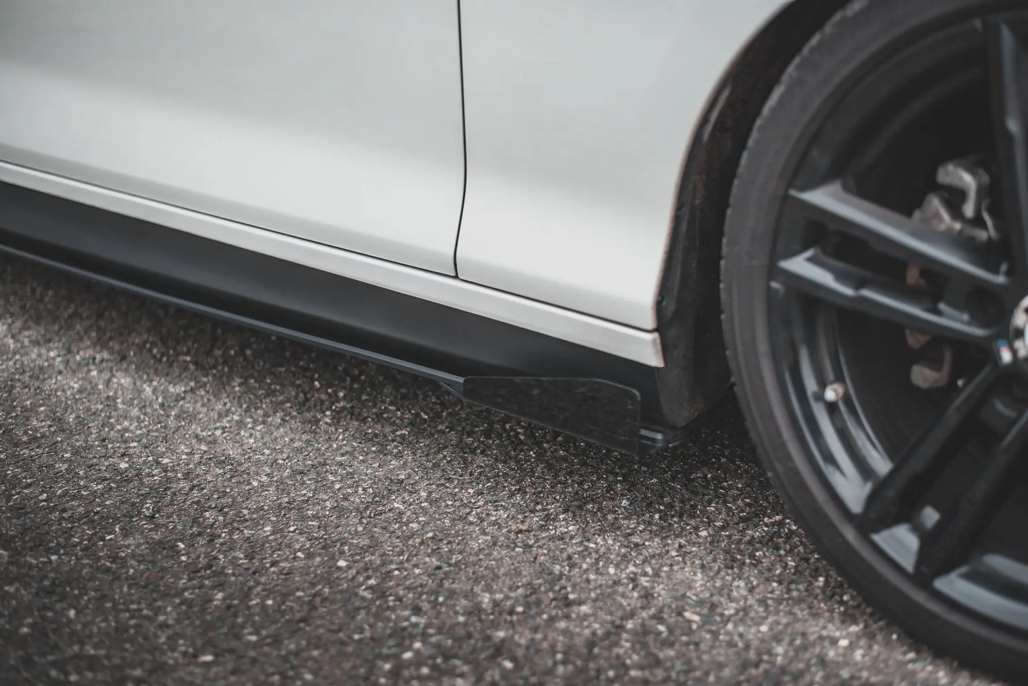 SIDESKJØRT STREET PRO V.2 + SIDESPLITTERS BMW 1 (F20 / F21) 2011 - 2019