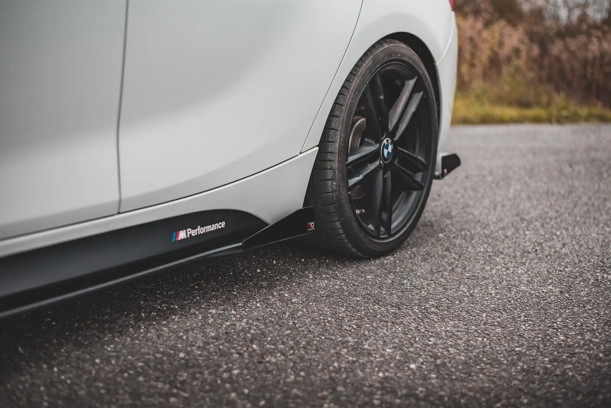 SIDESKJØRT STREET PRO V.2 + SIDESPLITTERS BMW 1 (F20 / F21) 2011 - 2019 – bilde 3