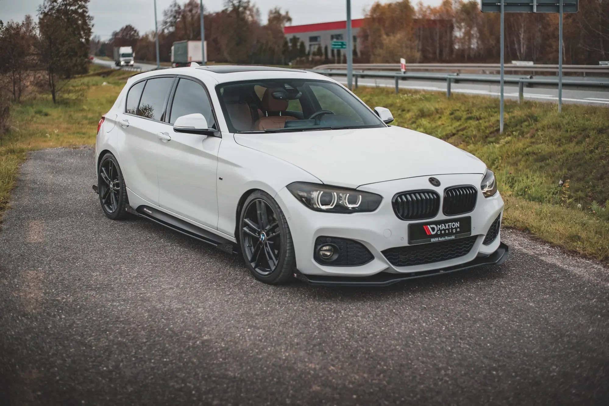 SIDESKJØRT STREET PRO V.2 + SIDESPLITTERS BMW 1 (F20 / F21) 2011 - 2019 – bilde 4