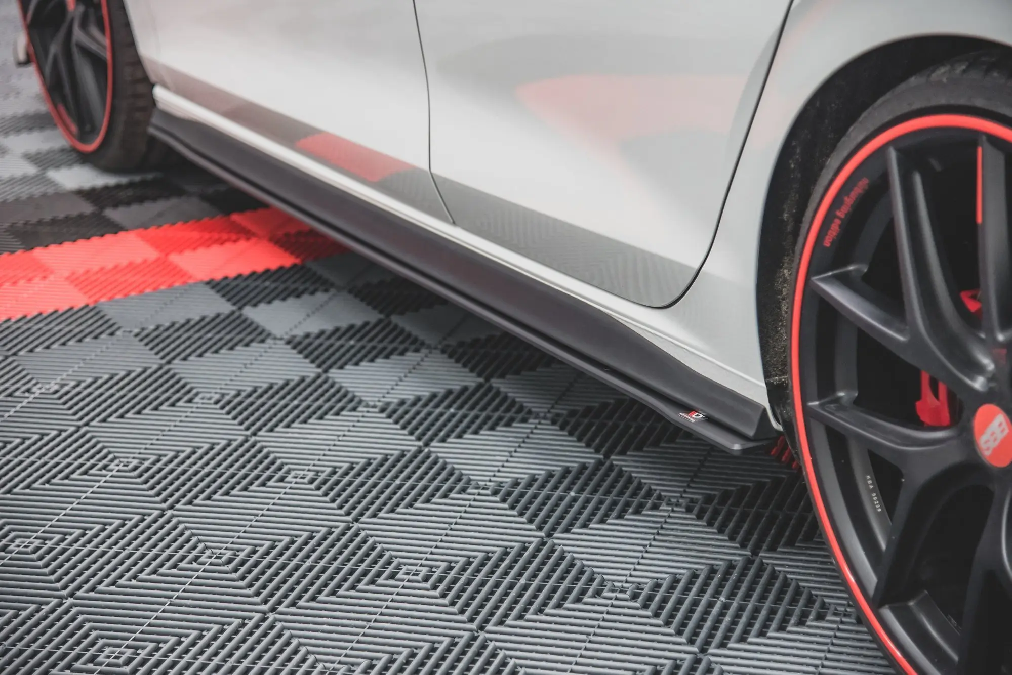 SIDESKJØRT STREET PRO VW GOLF 8 GTI / GTI CLUBSPORT / R-LINE 2020->