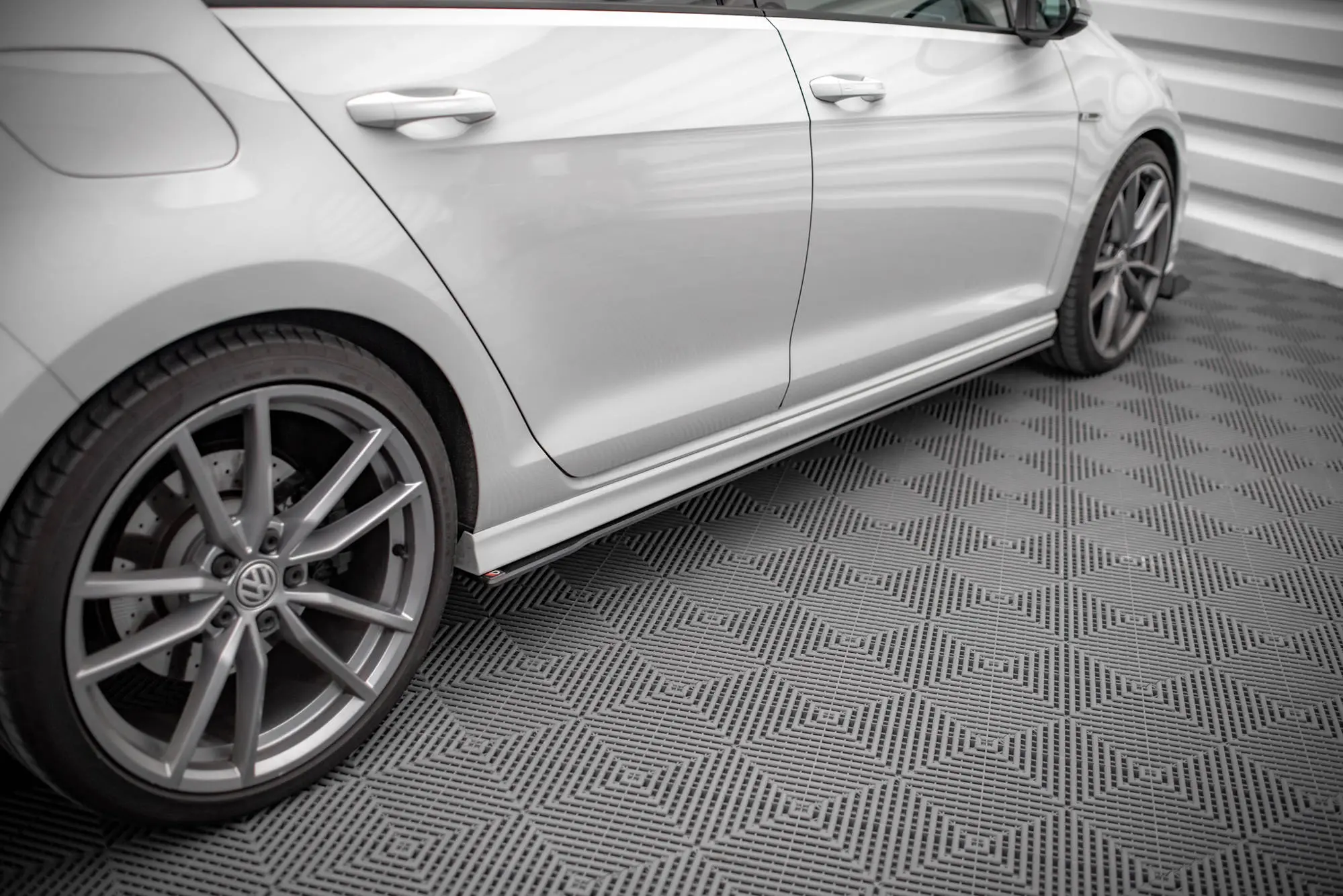 Sideskjørt Street Pro VW Golf R Mk7 2013-2016