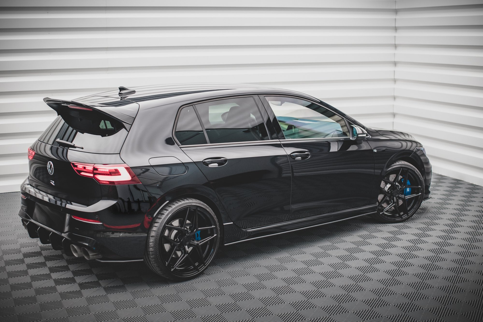 SIDESKJØRT STREET PRO VW GOLF R MK8 2020-> – bilde 5