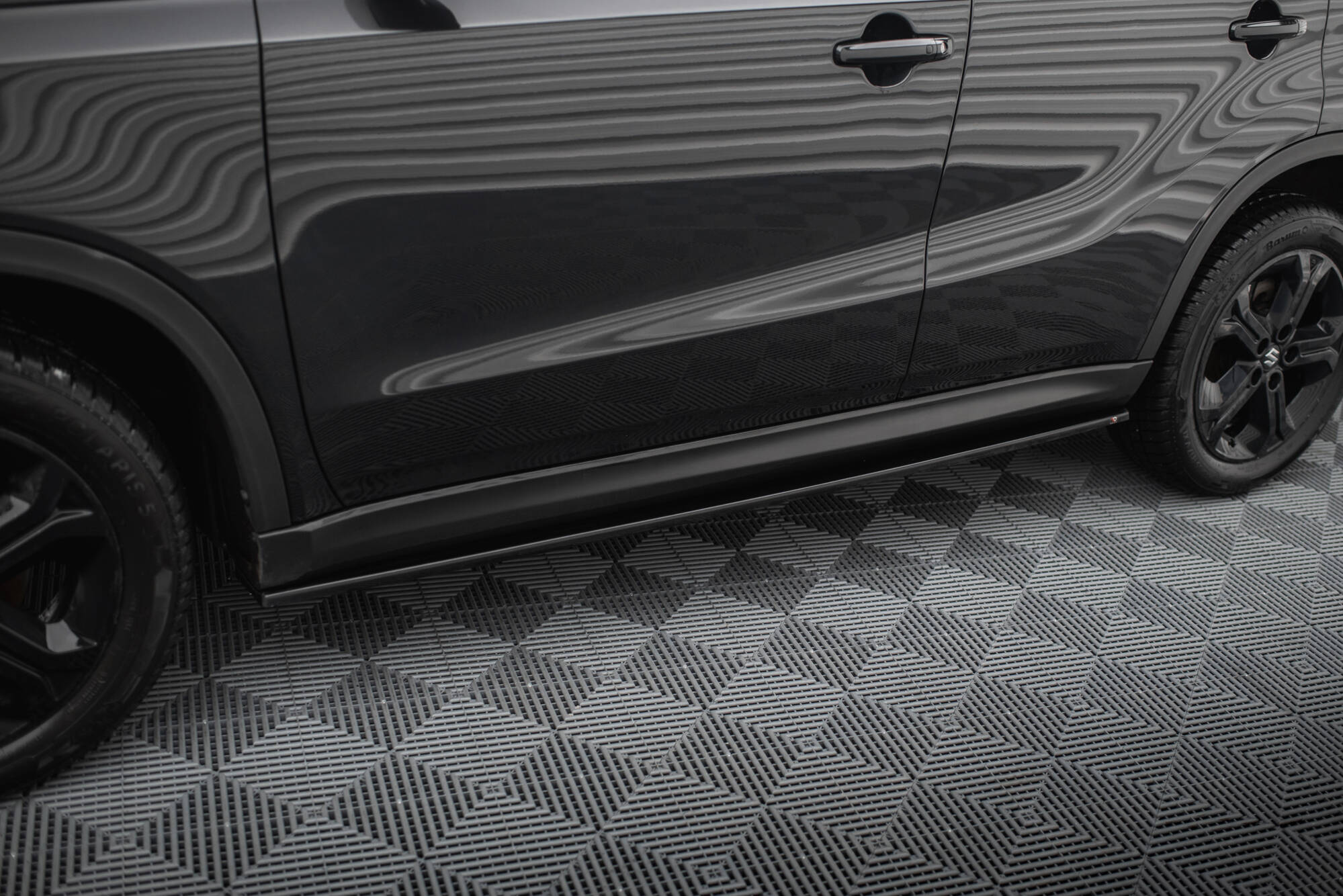 Sideskjørt Suzuki Vitara II (LY) S 2015 - 2018 | Glossy Black Edition