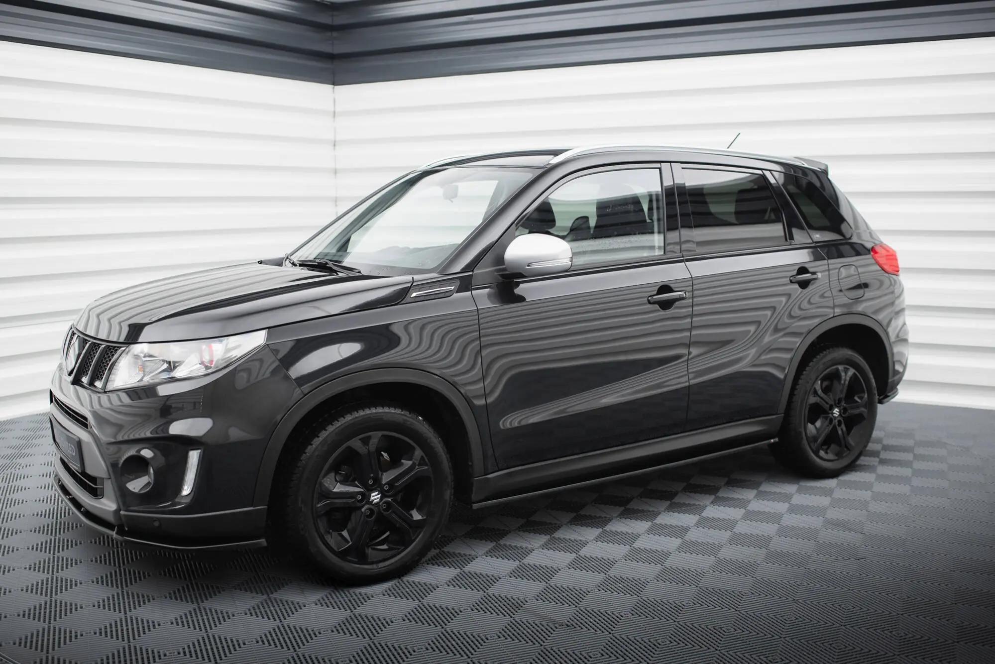 Sideskjørt Suzuki Vitara II (LY) S 2015 - 2018 | Glossy Black Edition – bilde 4