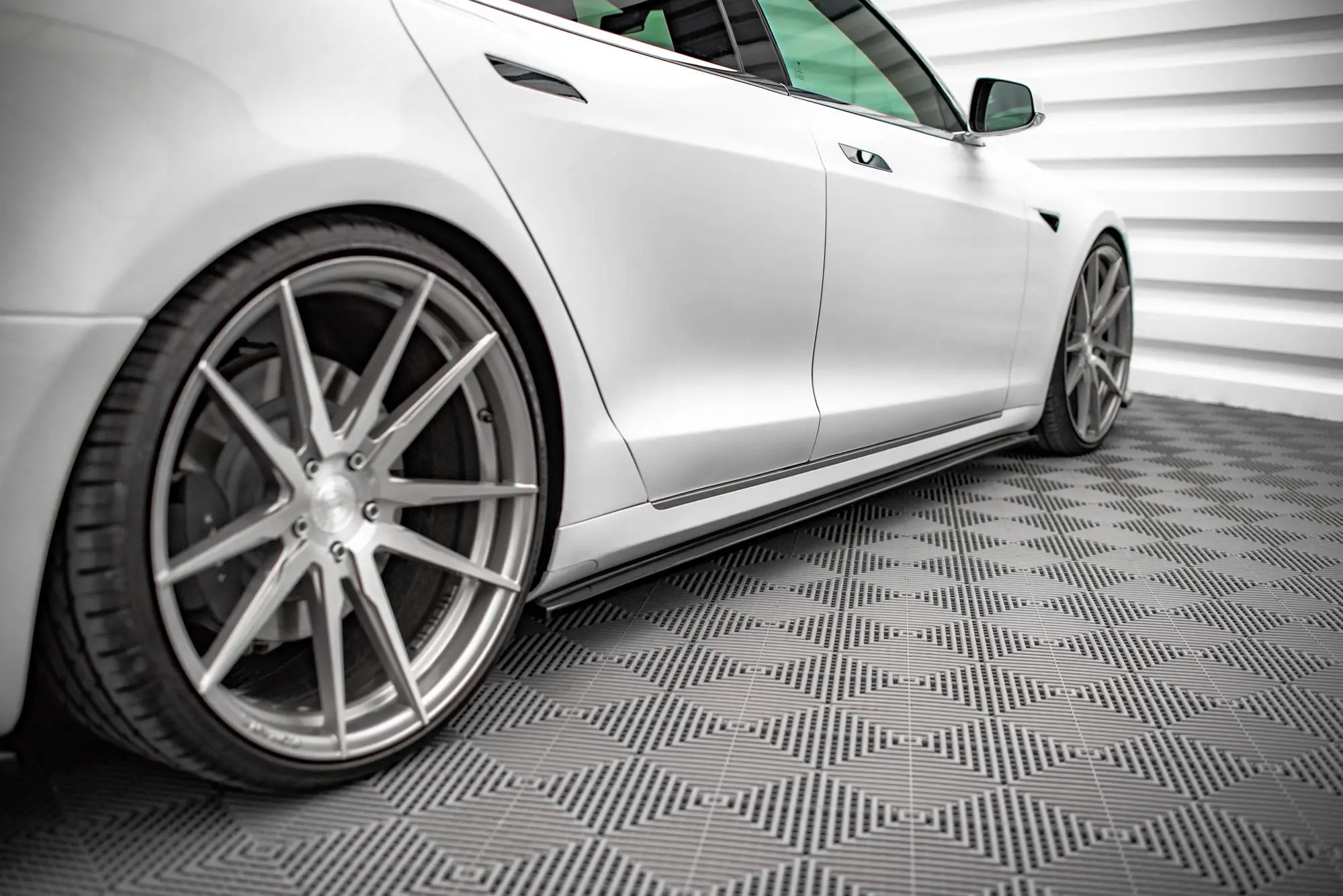 Sideskjørt Tesla Model S 2016 - 2021 Image 2