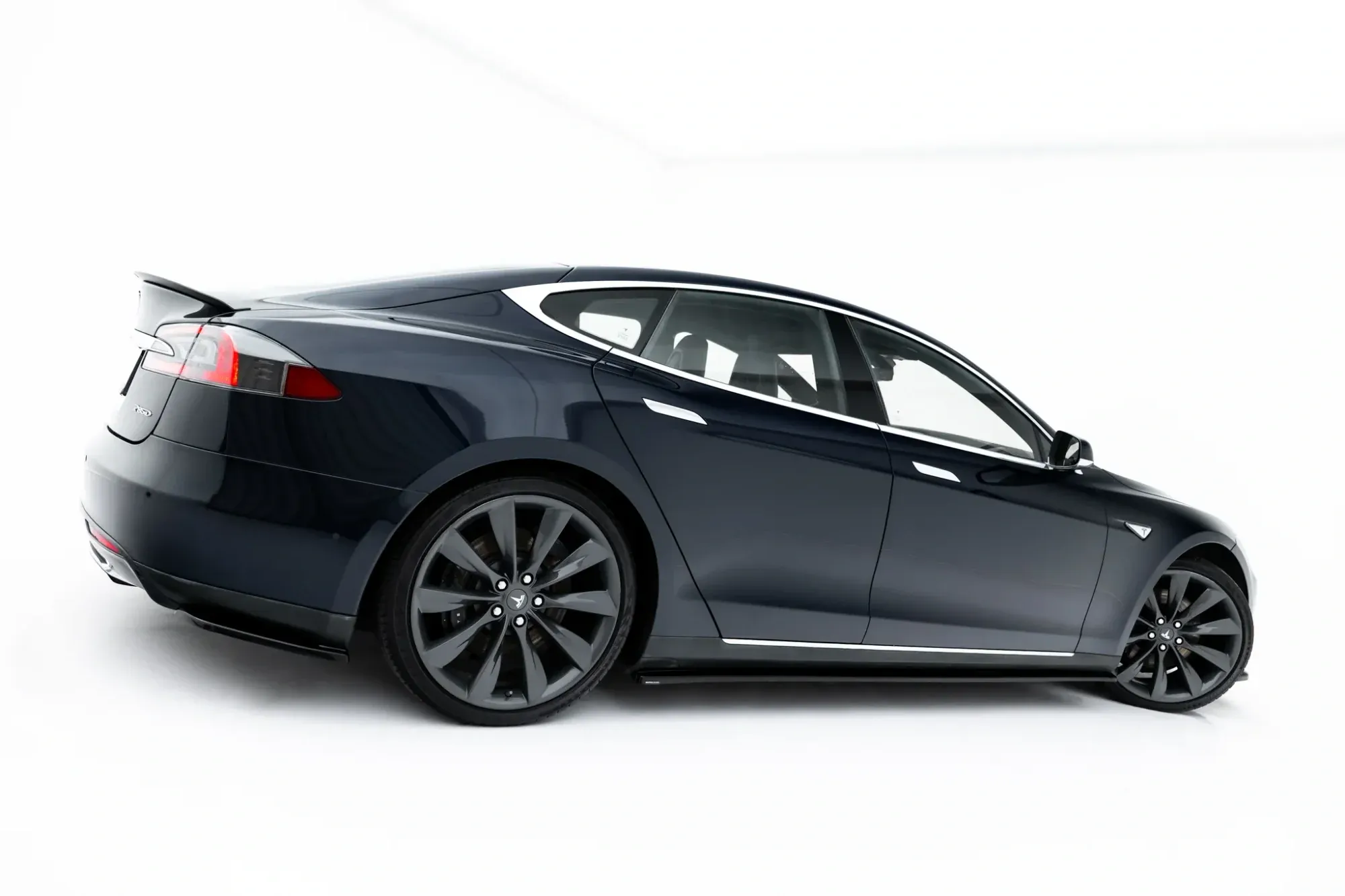 Sideskjørt Tesla Model S I 2012 - 2016 | Glossy Black Edition V1 – bilde 2