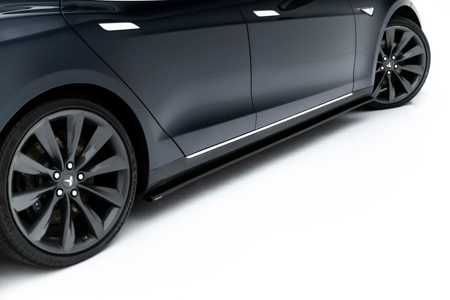 Sideskjørt Tesla Model S I 2012 - 2016 | Glossy Black Edition V1 – bilde 3