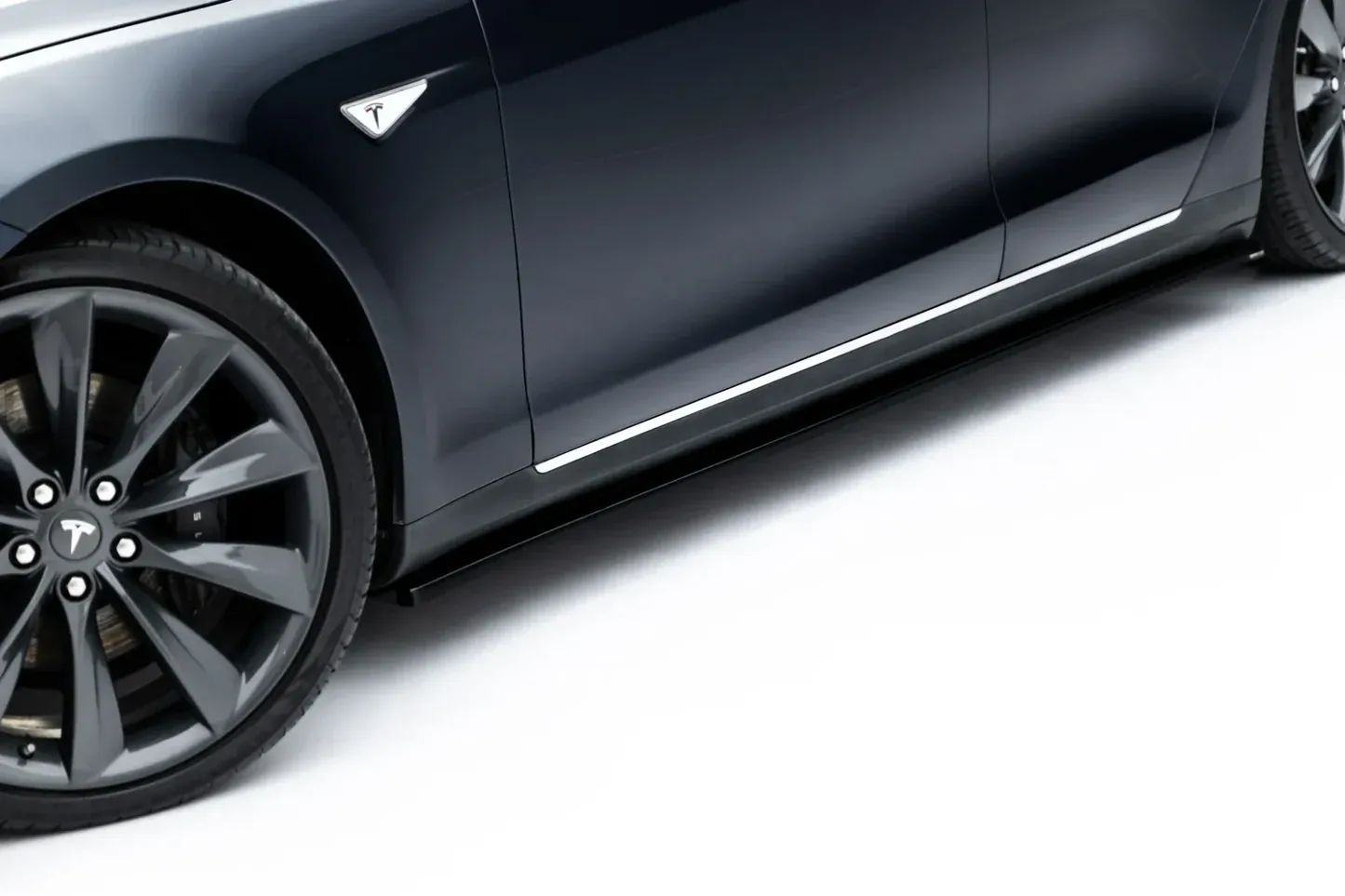 Sideskjørt Tesla Model S I 2012 - 2016 | Glossy Black Edition V1 – bilde 4