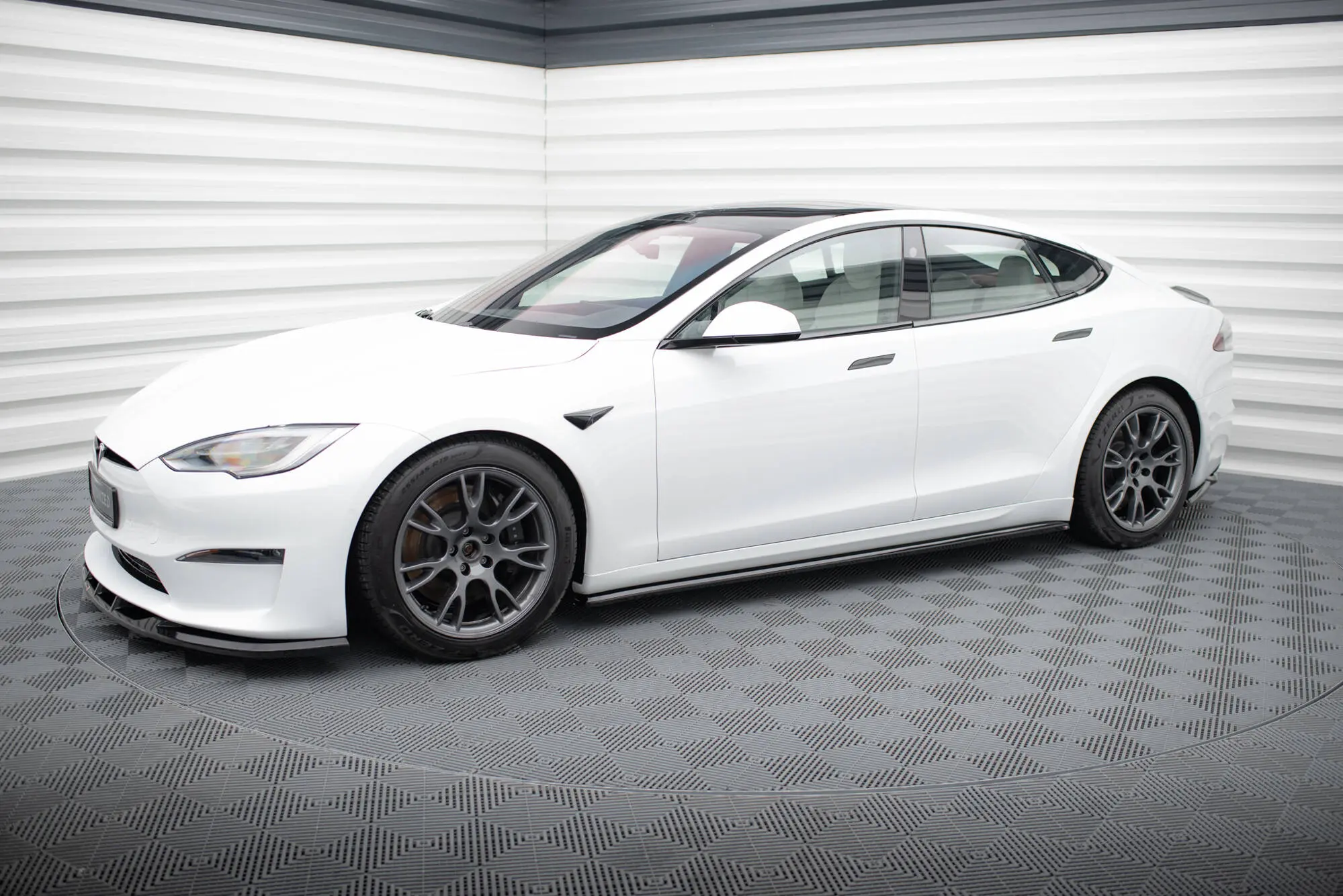 Sideskjørt Tesla Model S Plaid 2021 -> │ V.2 Black Edition Image 4