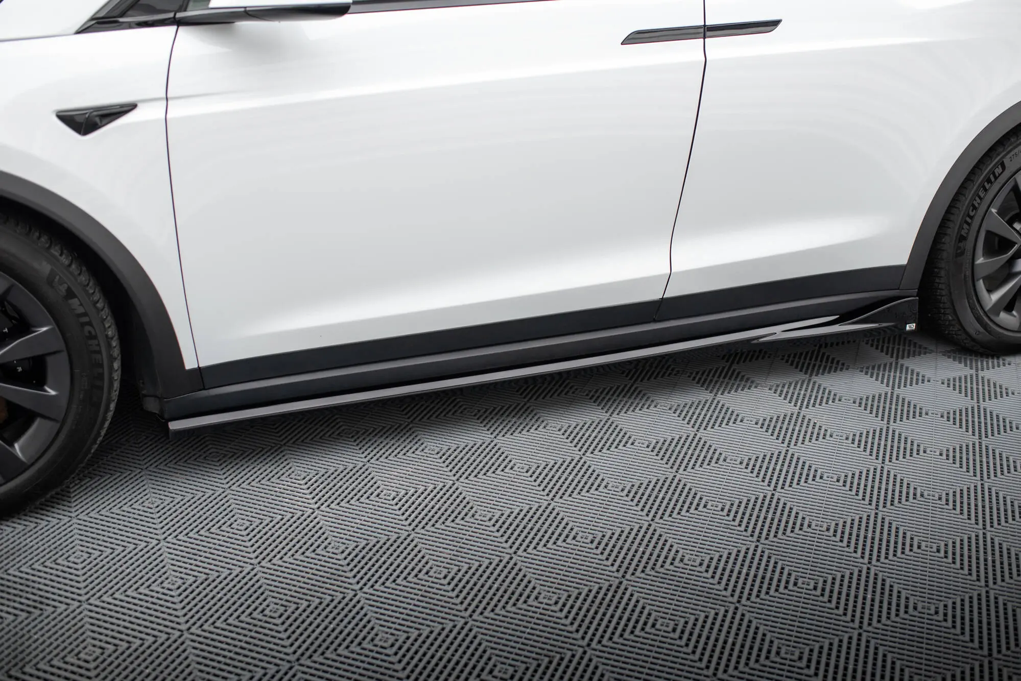 Sideskjørt Tesla Model X Facelift 2021 -> │ Black Edition – bilde 3