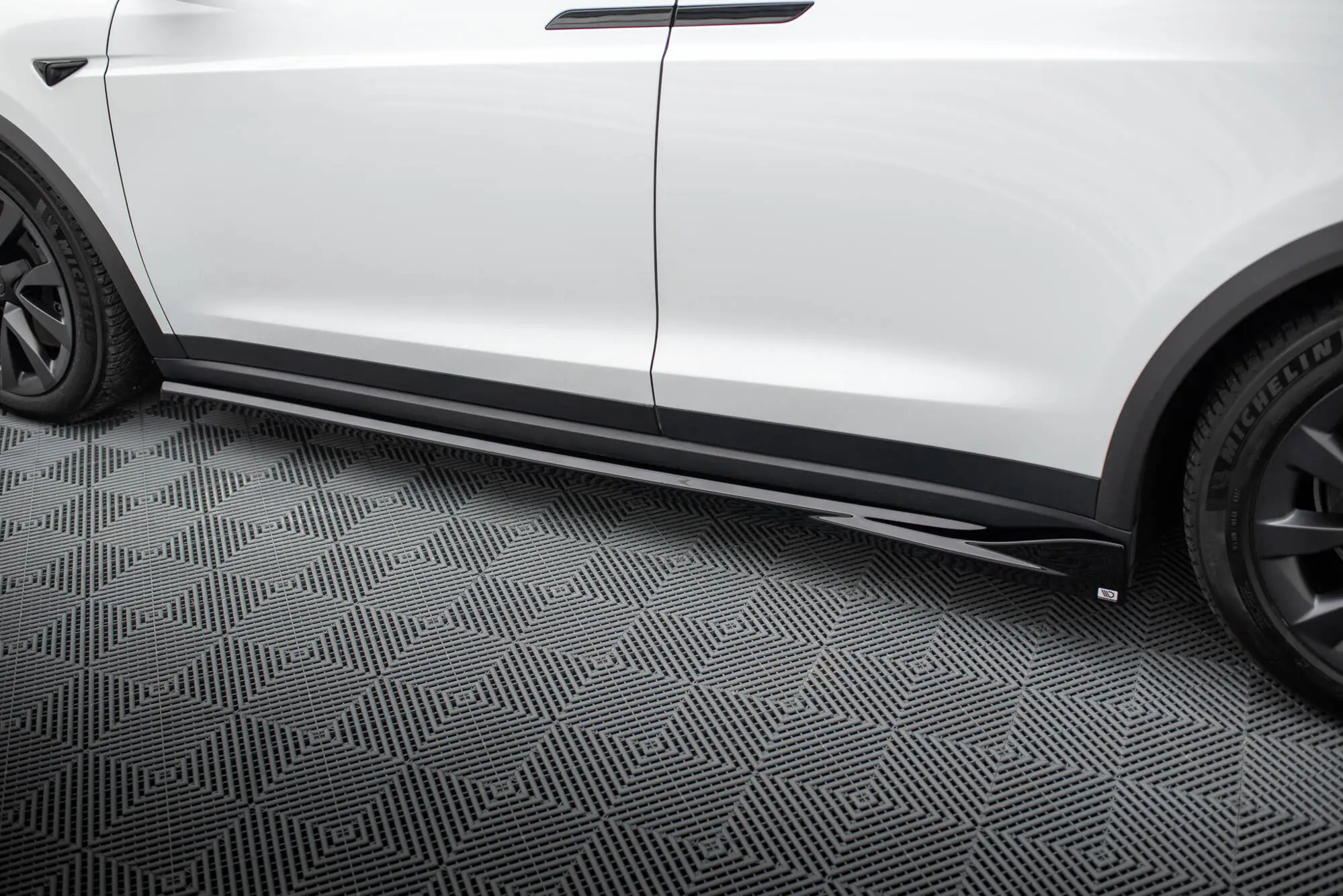Sideskjørt Tesla Model X Facelift 2021 -> │ Black Edition – bilde 4