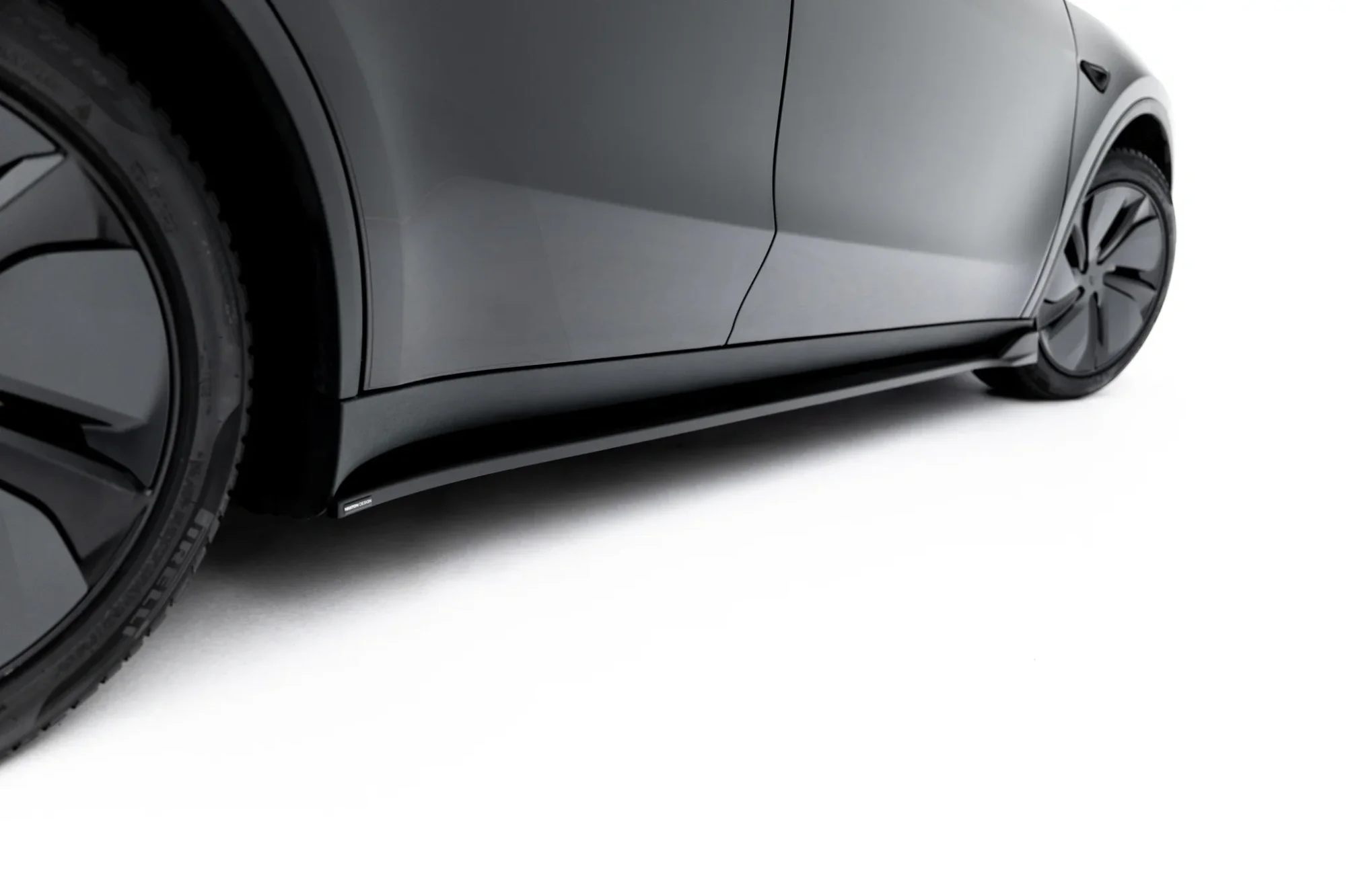Sideskjørt Tesla Model Y Juniper 2025 -> | Sport Glossy Black Edition – bilde 4