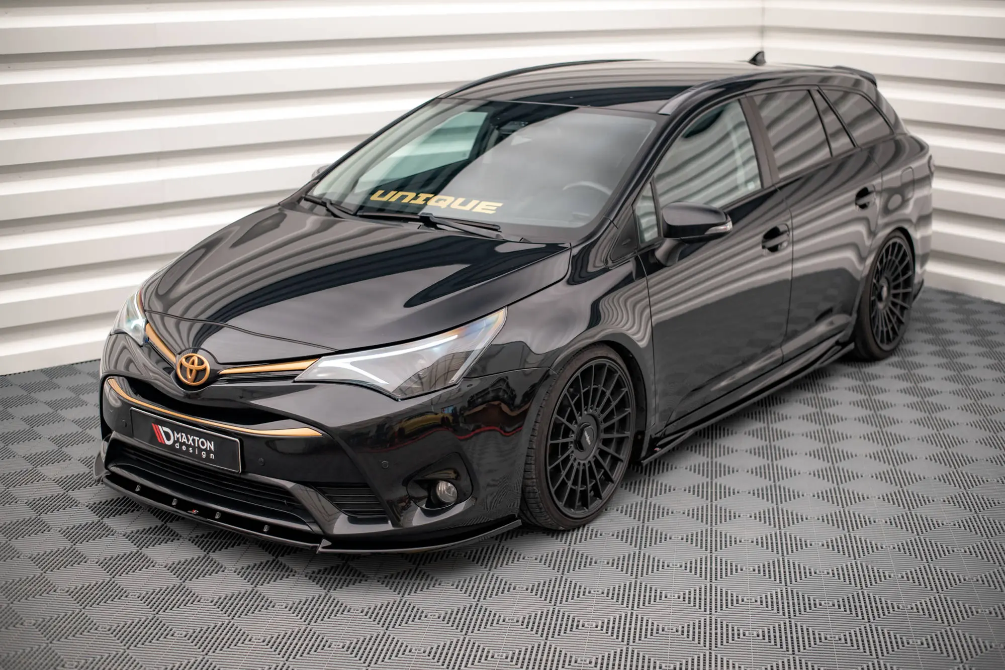 SIDESKJØRT Toyota Avensis III (T27) Facelift 2015 - 2018 – bilde 3