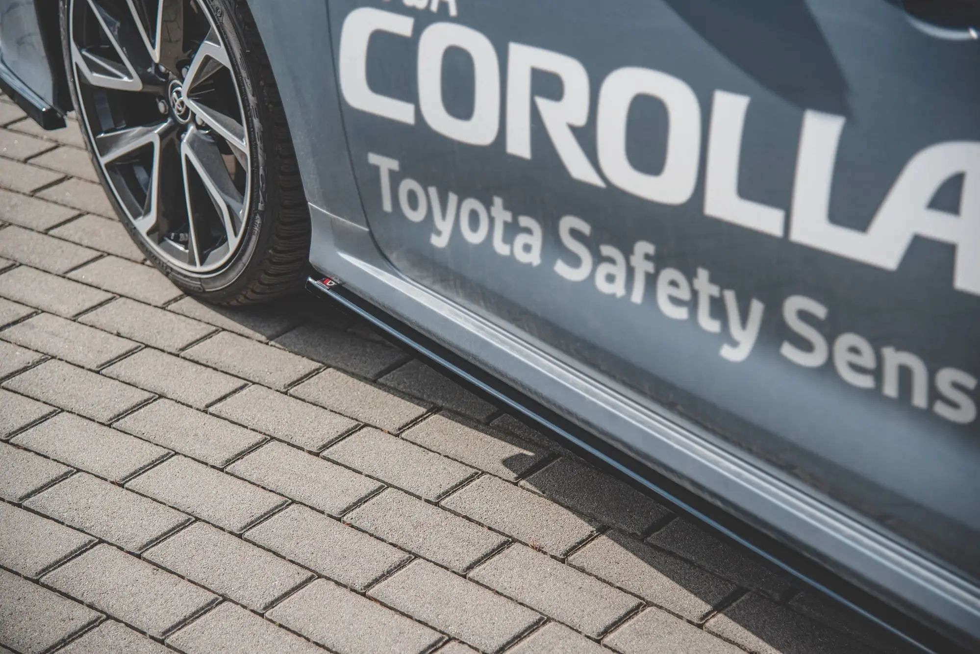 SIDESKJØRT Toyota Corolla XII Sedan 2019 ->