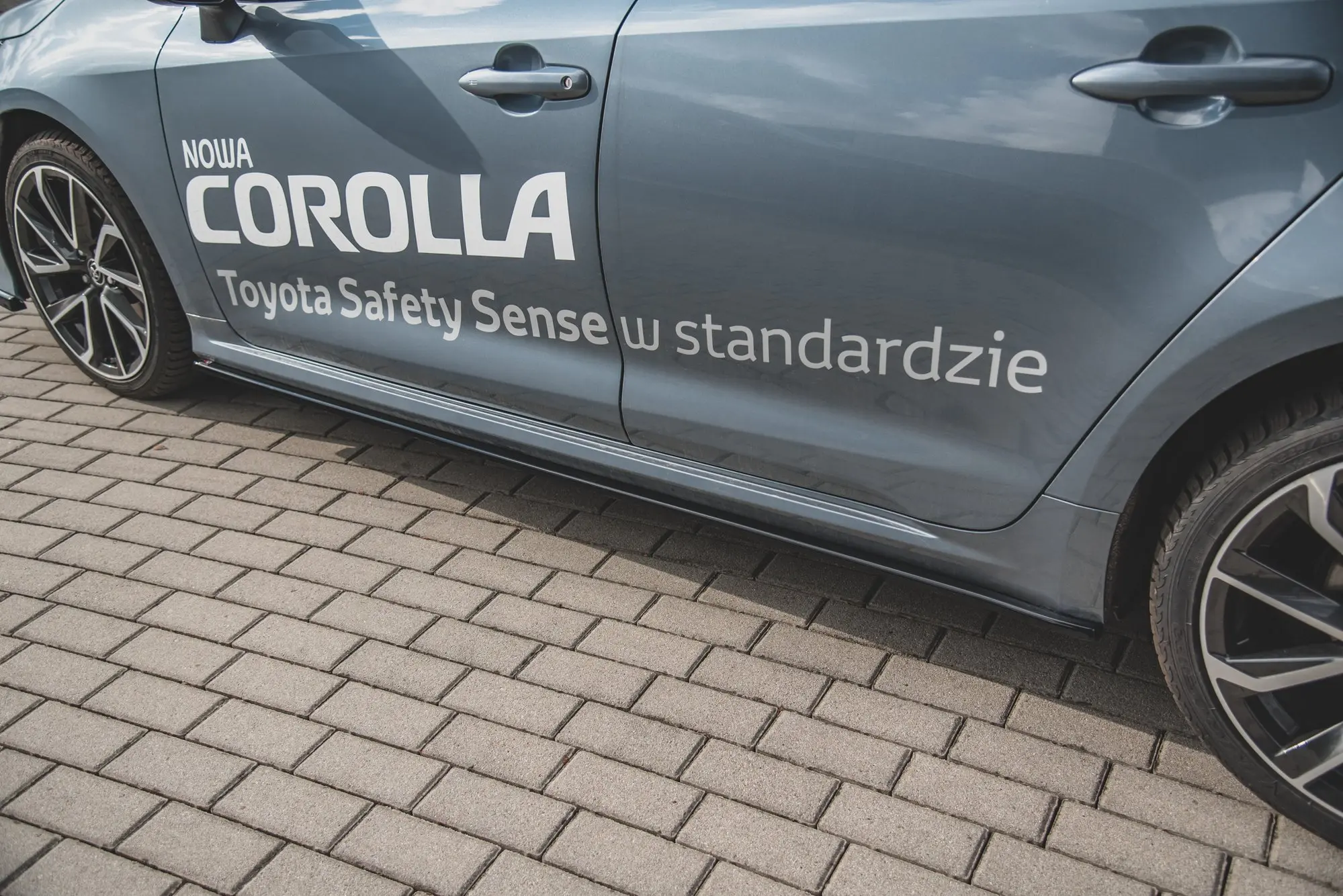 SIDESKJØRT Toyota Corolla XII Sedan 2019 -> – bilde 4