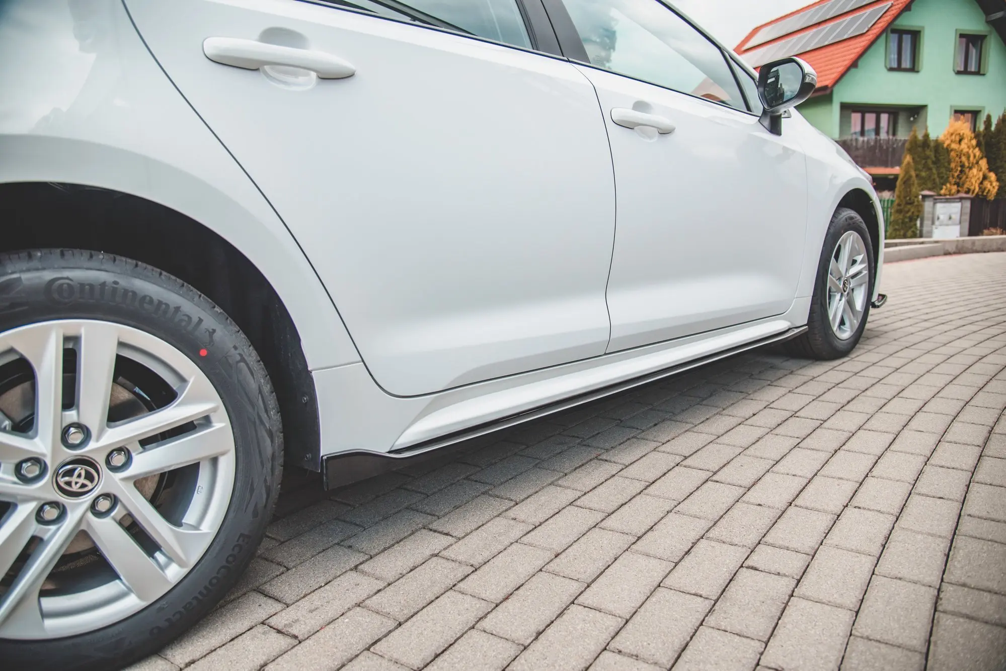 Sideskjørt Toyota Corolla XII Touring Sports 2019 ->