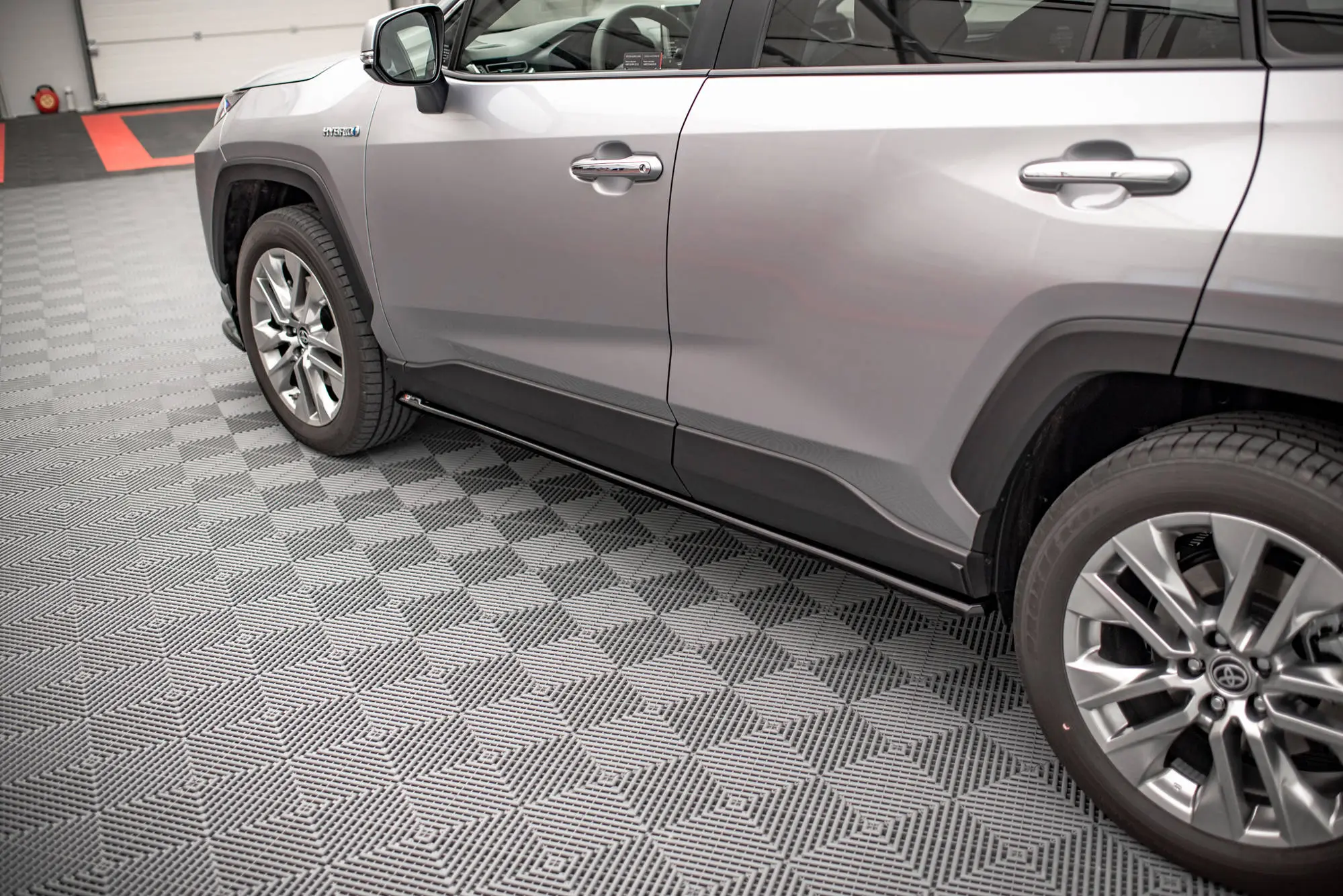 Sideskjørt Toyota RAV4 V 2019 -> / Toyota RAV4 Plug-in Hybrid 2020 ->