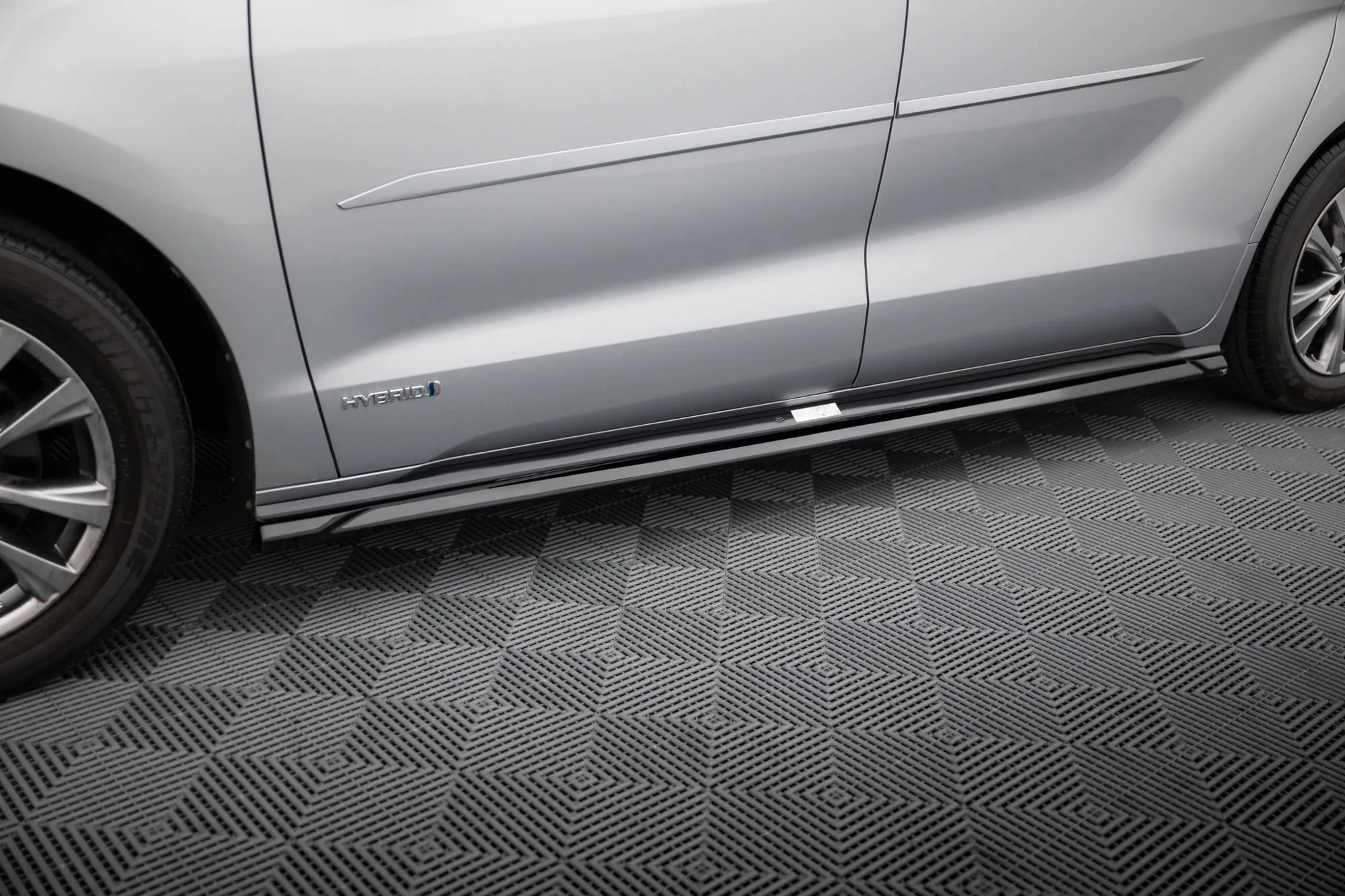 Sideskjørt Toyota Sienna IV 2020 -> | Glossy Black Edition