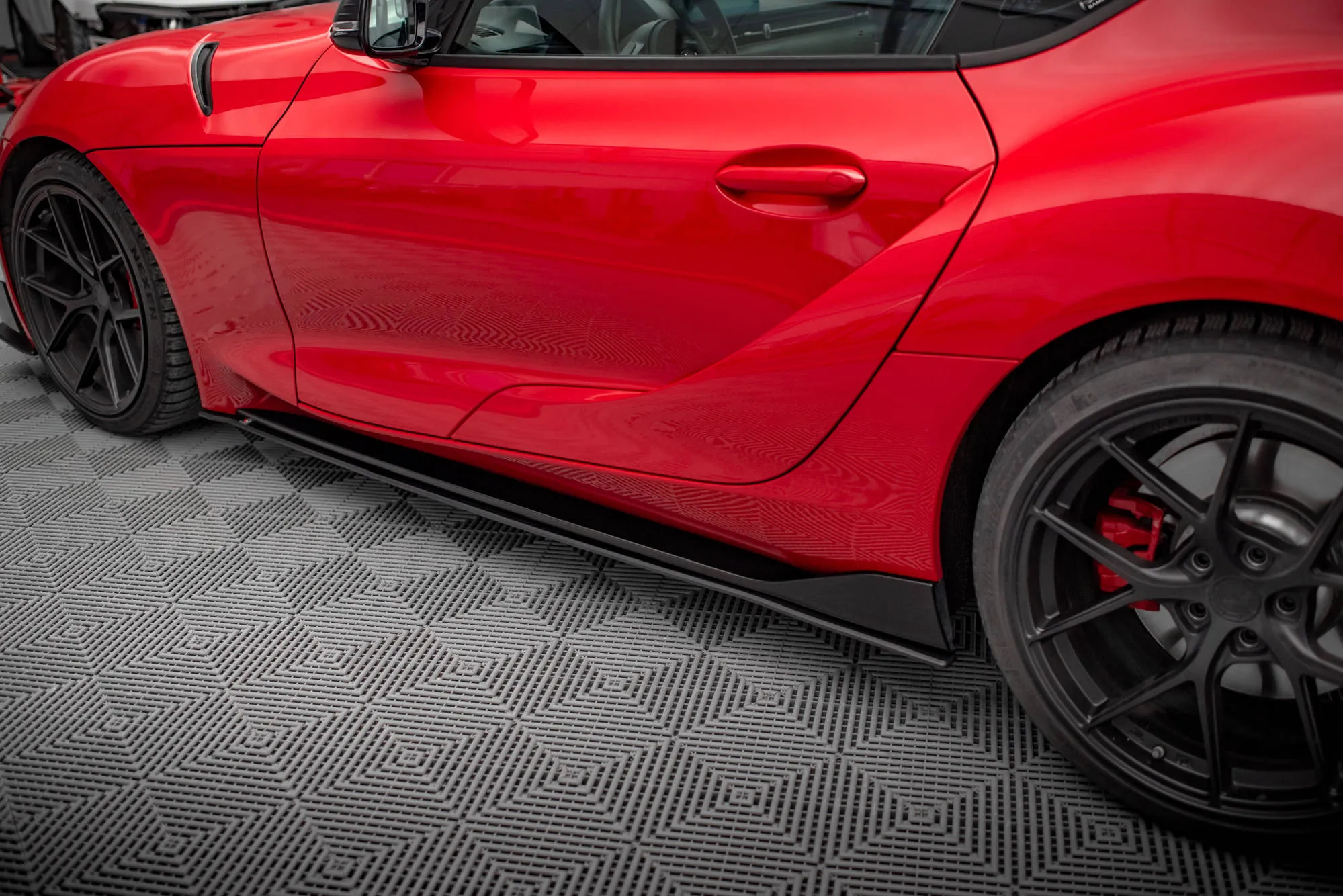 Sideskjørt Toyota Supra V 2019-> | Street Pro Black Edition – bilde 3