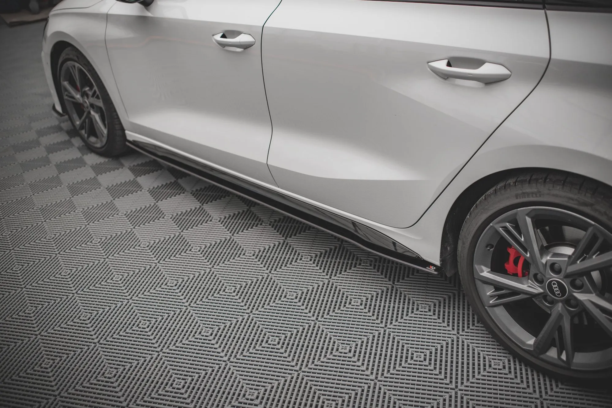 Sideskjørt V.1 Audi A3/S3 8Y 2020 -> | Street Pro Black Edition