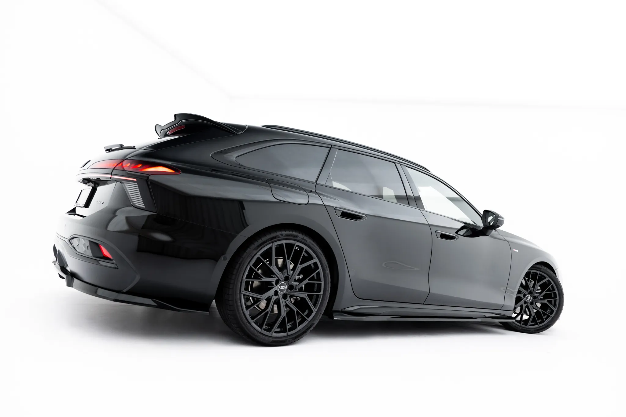 Sideskjørt V.1 Audi A6 (C9) 2025 -> | Glossy Black Edition – bilde 3