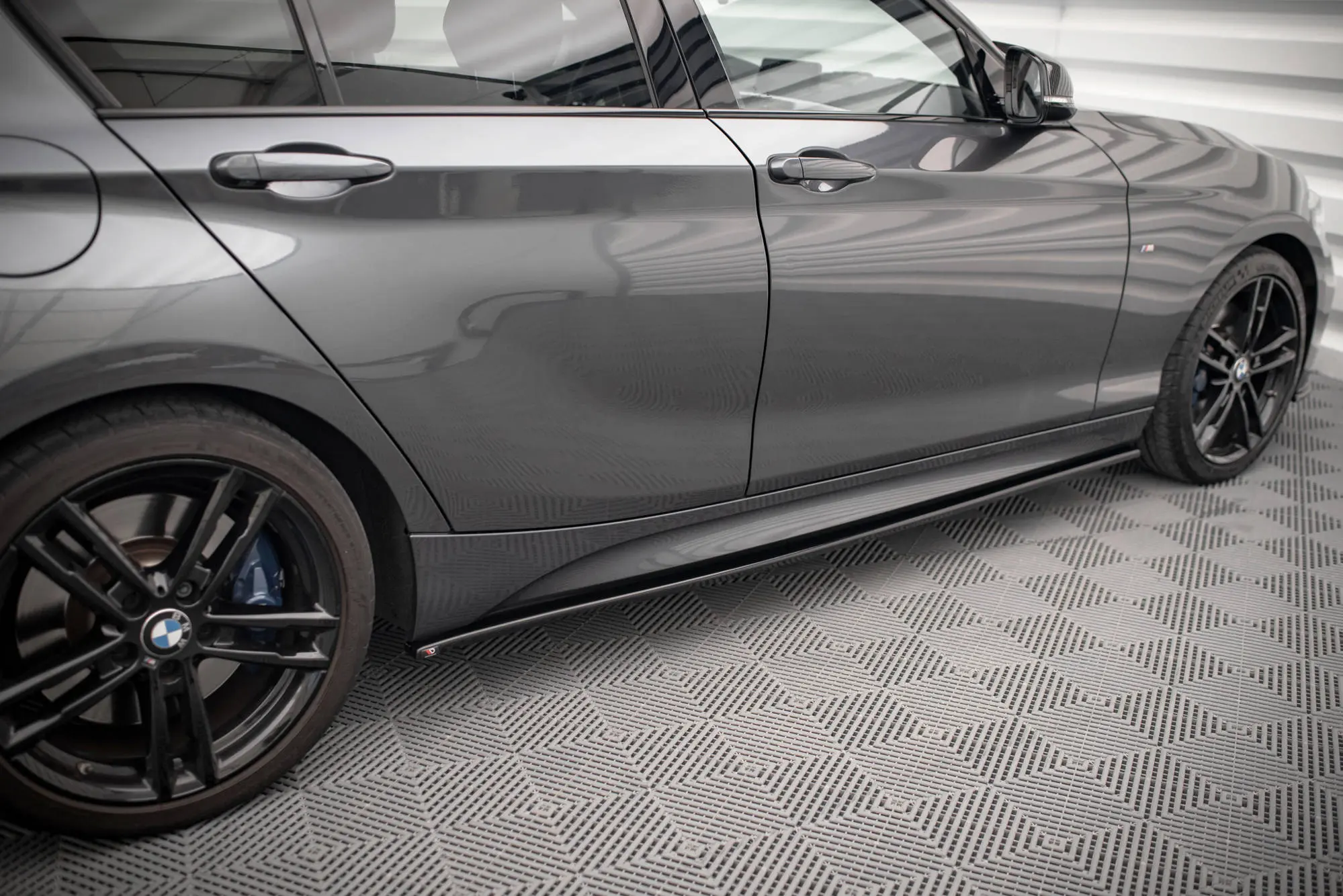 SIDESKJØRT V.1 BMW 1 (F20) 2011 - 2019 – bilde 2