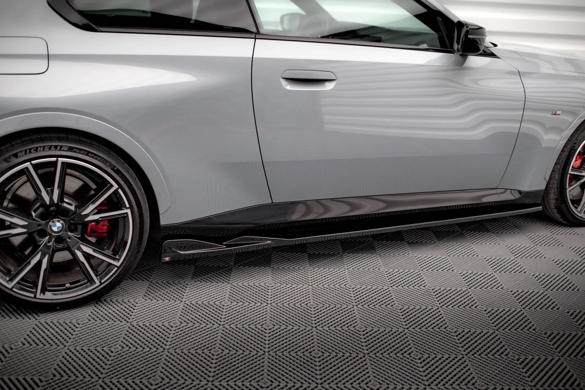 Sideskjørt V.1 BMW 2 Coupe (G42) M-Pack 2021 -> | Glossy Black Edition – bilde 3