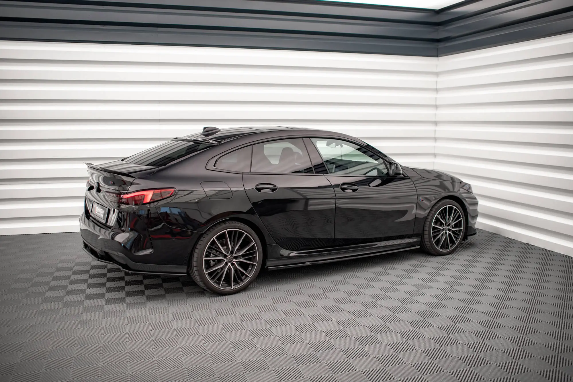 SIDESKJØRT V.1 BMW 2 GRAN COUPE (F44) M-PACK 2019-> / BMW 2 GRAN COUPE M235I (F44) 2019-> – bilde 2