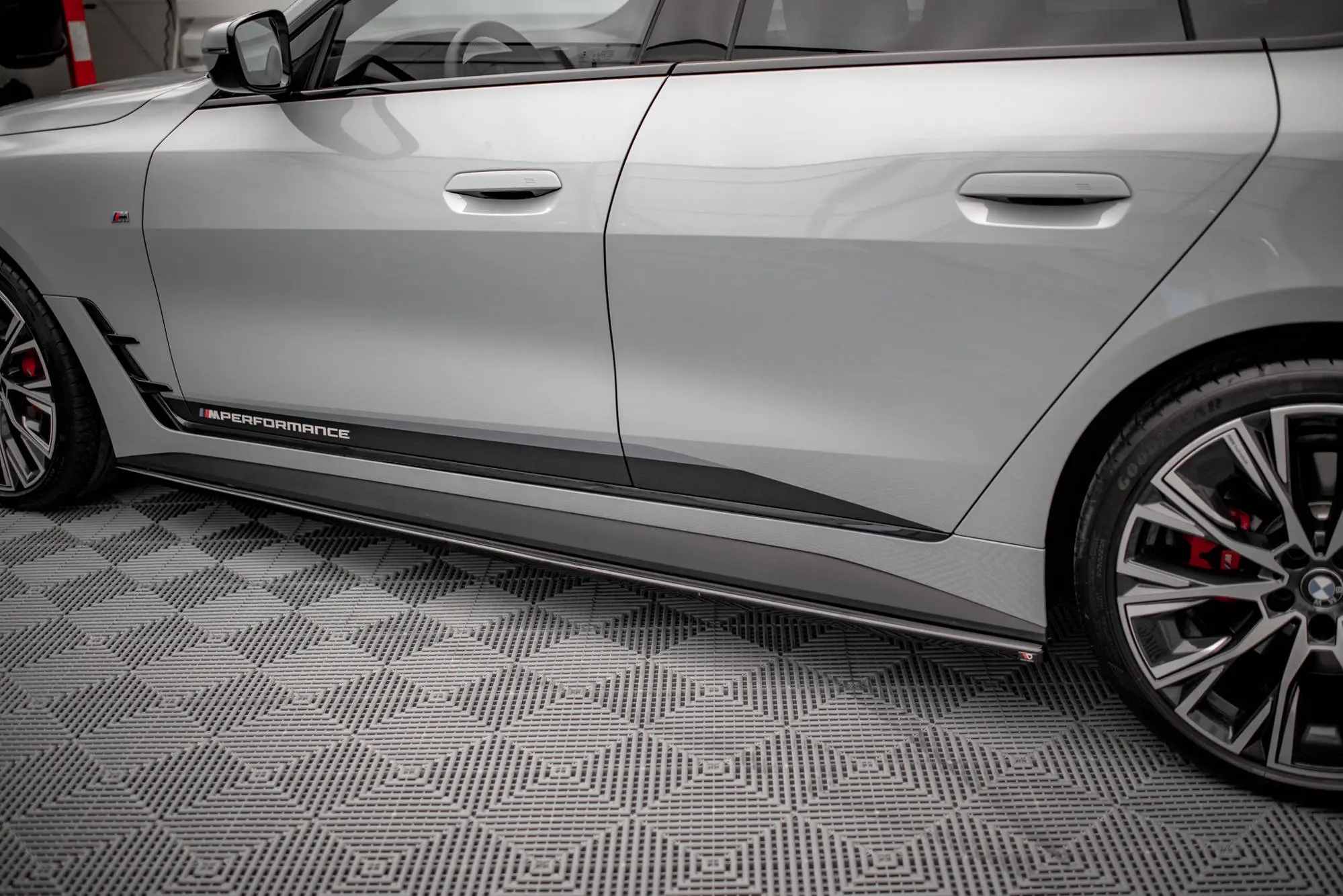 Sideskjørt V.1  BMW 4 M Pack (G22 / G23) 2020-> / BMW i4 (G26) 2021-> – bilde 2
