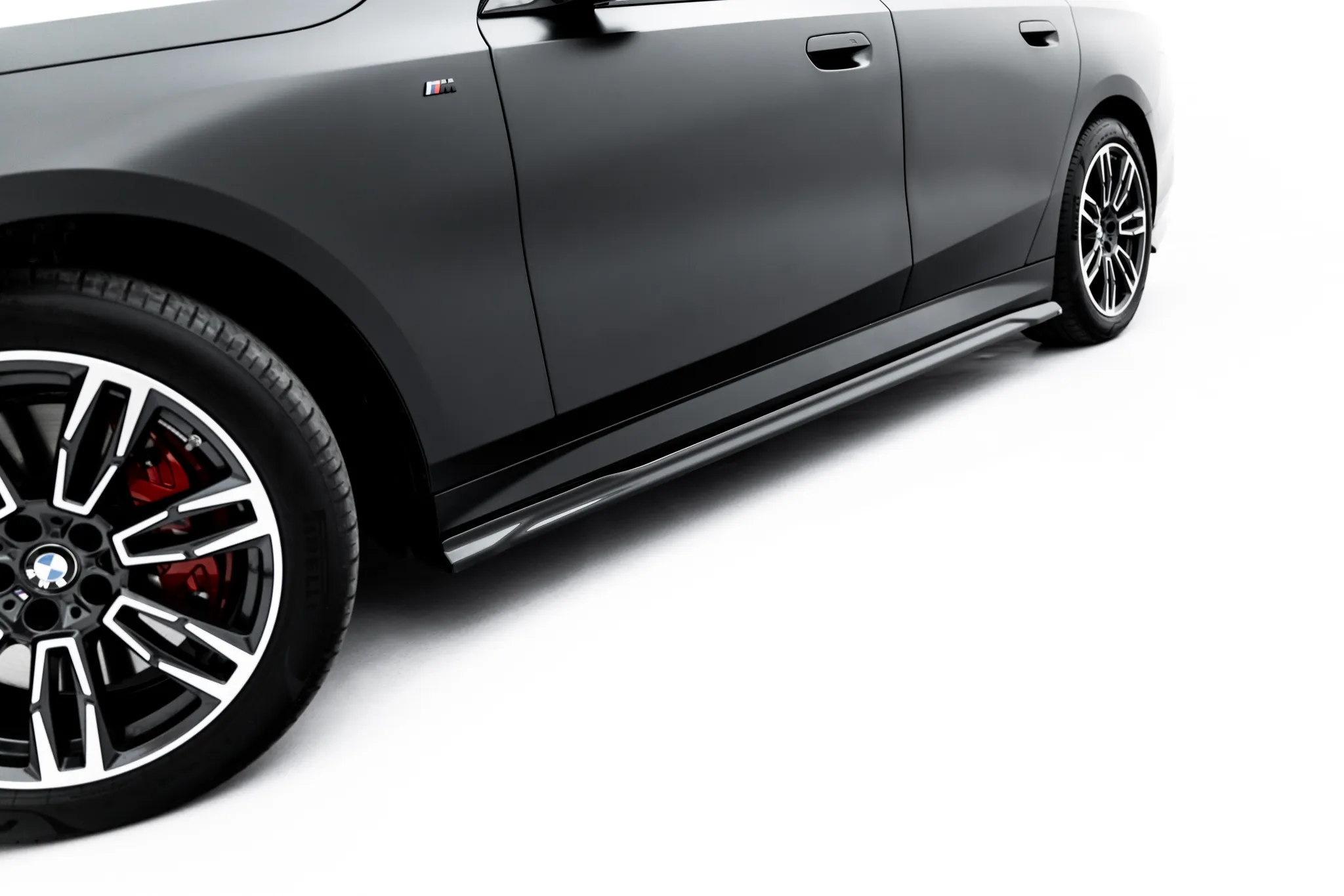 Sideskjørt V.1 BMW 5 / i5 (G60) M-Pack 2023 -> | Glossy Black Edition
