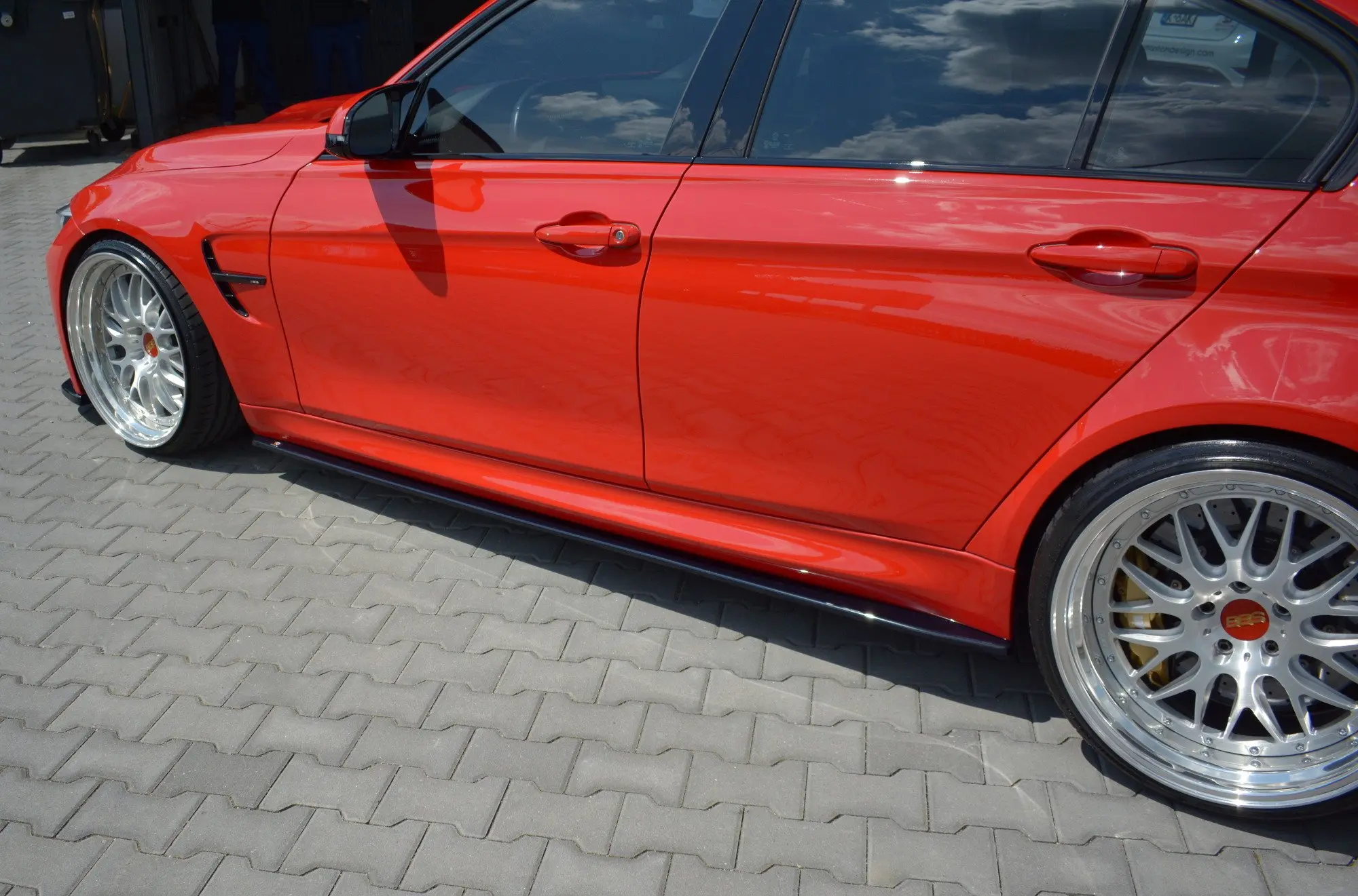 SIDESKJØRT V.1 BMW M3 (F80) 2014-2018 – bilde 2