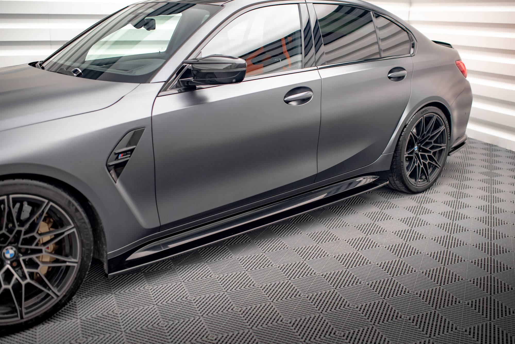 SIDESKJØRT V.1 BMW M3 (G80) 2020-> – bilde 2