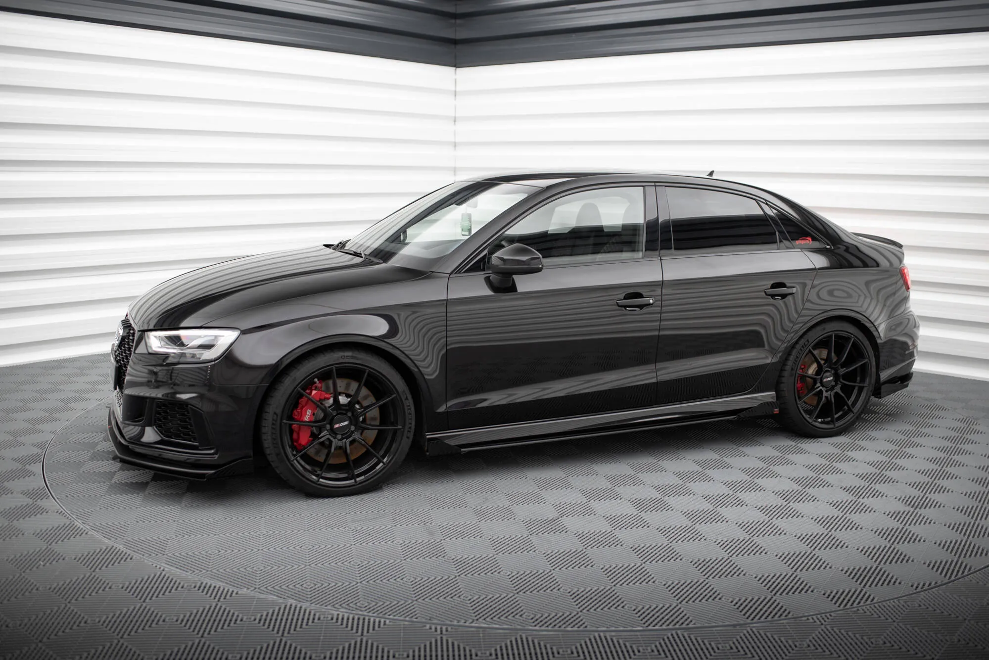 Sideskjørt V.1 + Flopper Audi RS3 Sedan (8V) facelift 2017 - 2020 | Street Pro Black Edition – bilde 2