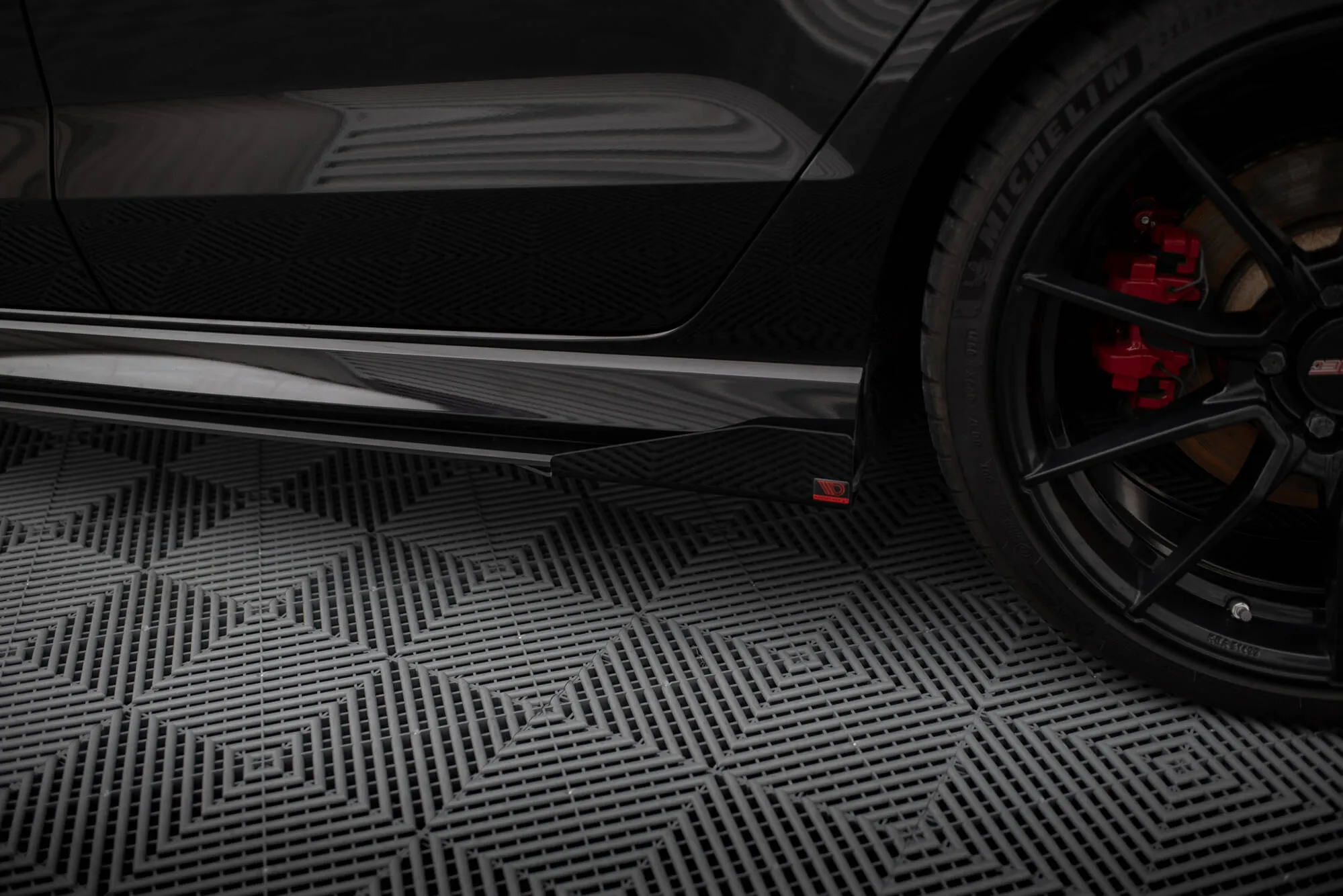 Sideskjørt V.1 + Flopper Audi RS3 Sedan (8V) facelift 2017 - 2020 | Street Pro Black Edition – bilde 4