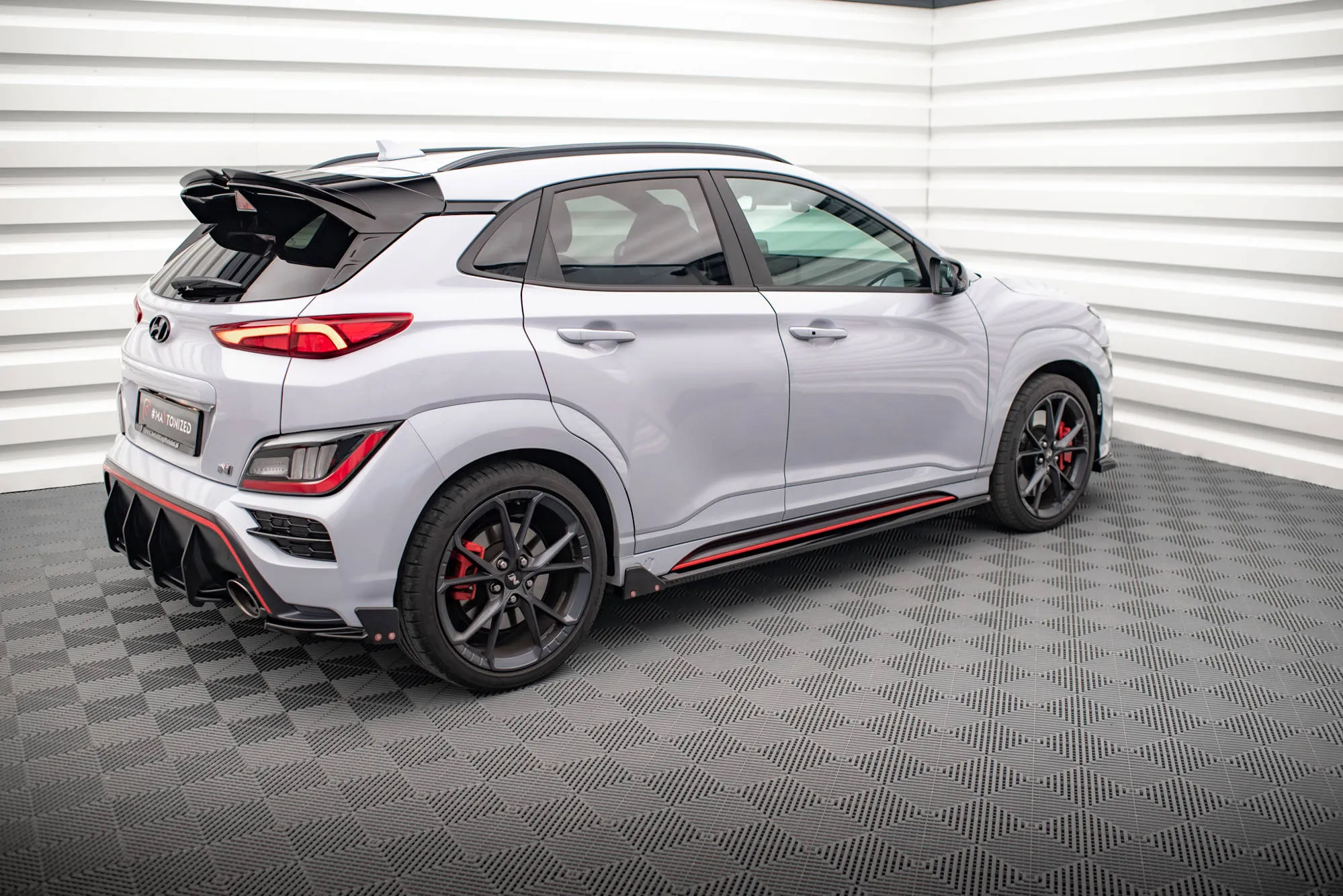 Sideskjørt V.1 + Flopper Hyundai Kona N 2021 - 2023 | Glossy Black Edition – bilde 2