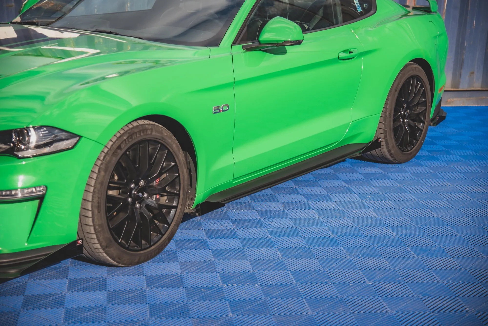 Sideskjørt V.1 + Flopper V.1 Ford Mustang VI GT 2017 - 2023 | Street Pro Black Edition – bilde 2