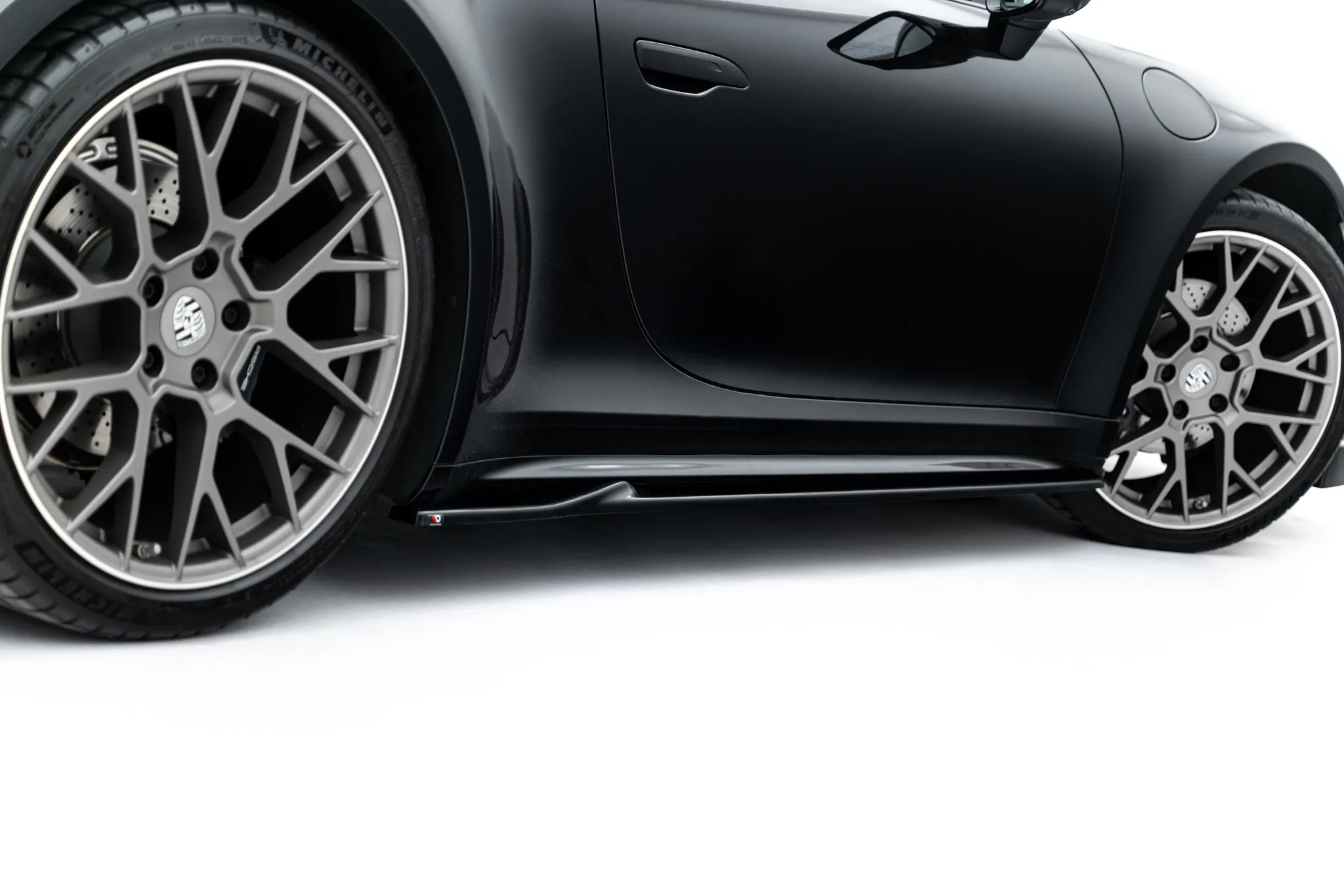 Sideskjørt V.1 Porsche 911 2019-2026 | Glossy Black Edition – bilde 4