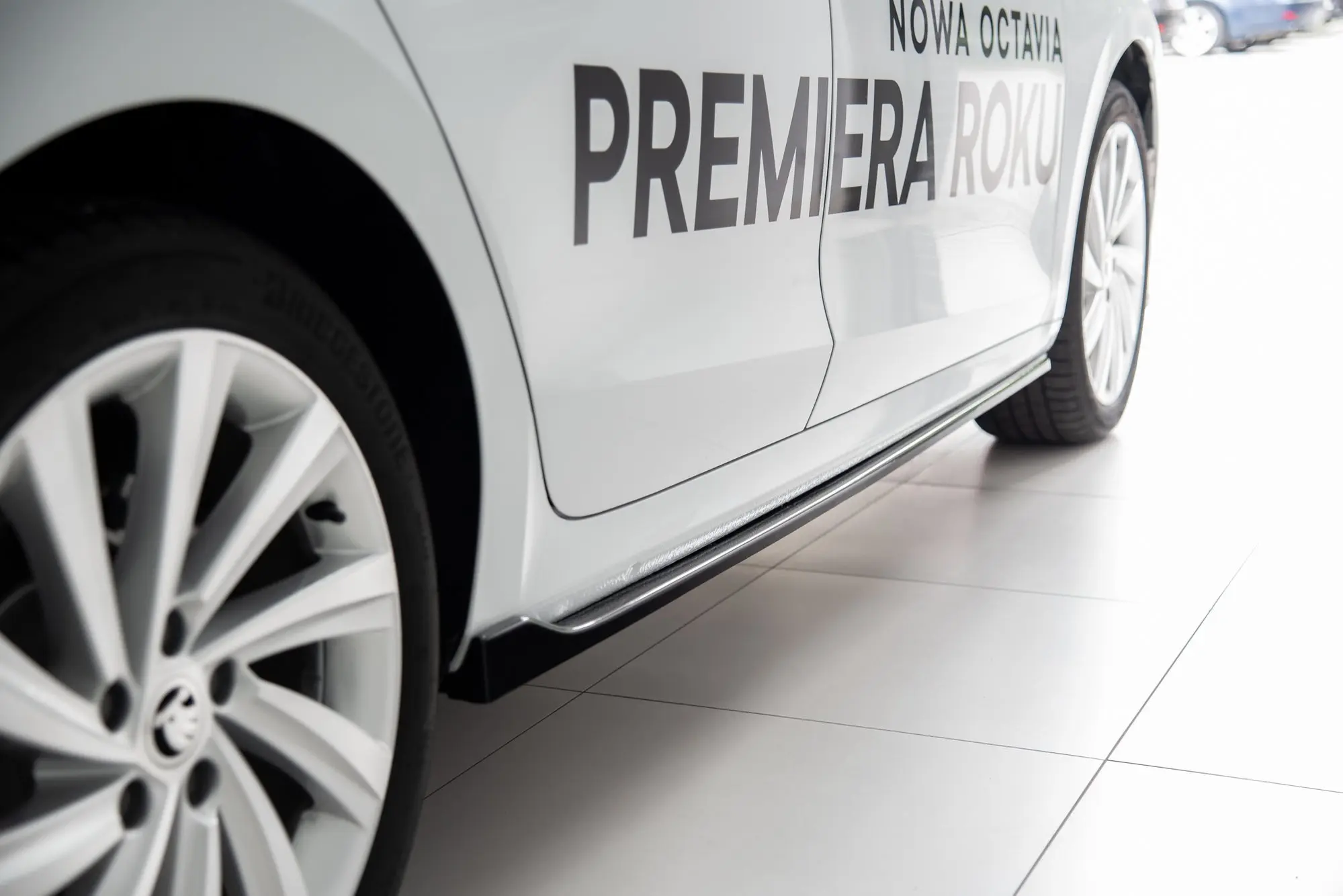 SIDESKJØRT V.1 Skoda Octavia IV 2019 ->