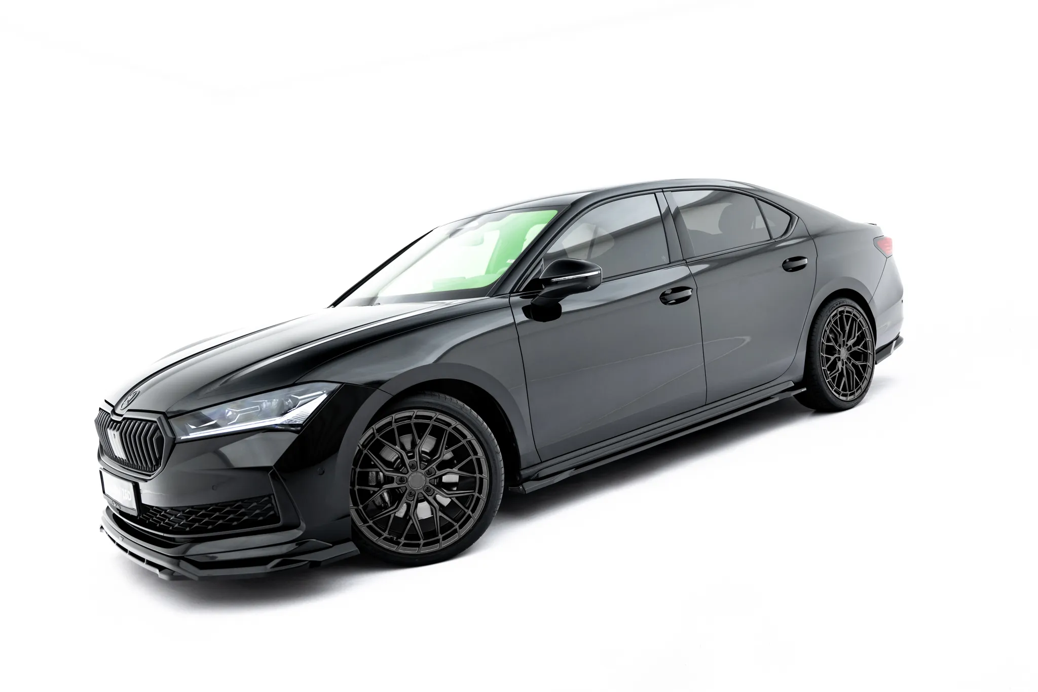 Sideskjørt V.1 Skoda Superb Sportline IV 2023 -> | Glossy Black Edition – bilde 3