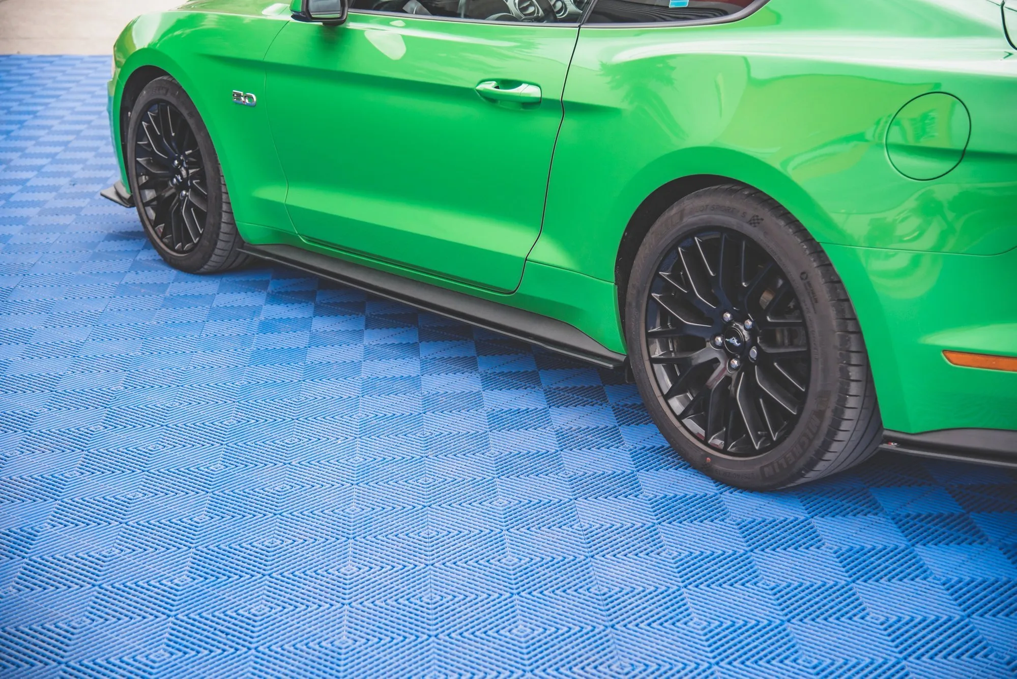 Sideskjørt V.1 V.1 Ford Mustang VI GT 2017 - 2023 | Street Pro Black Edition