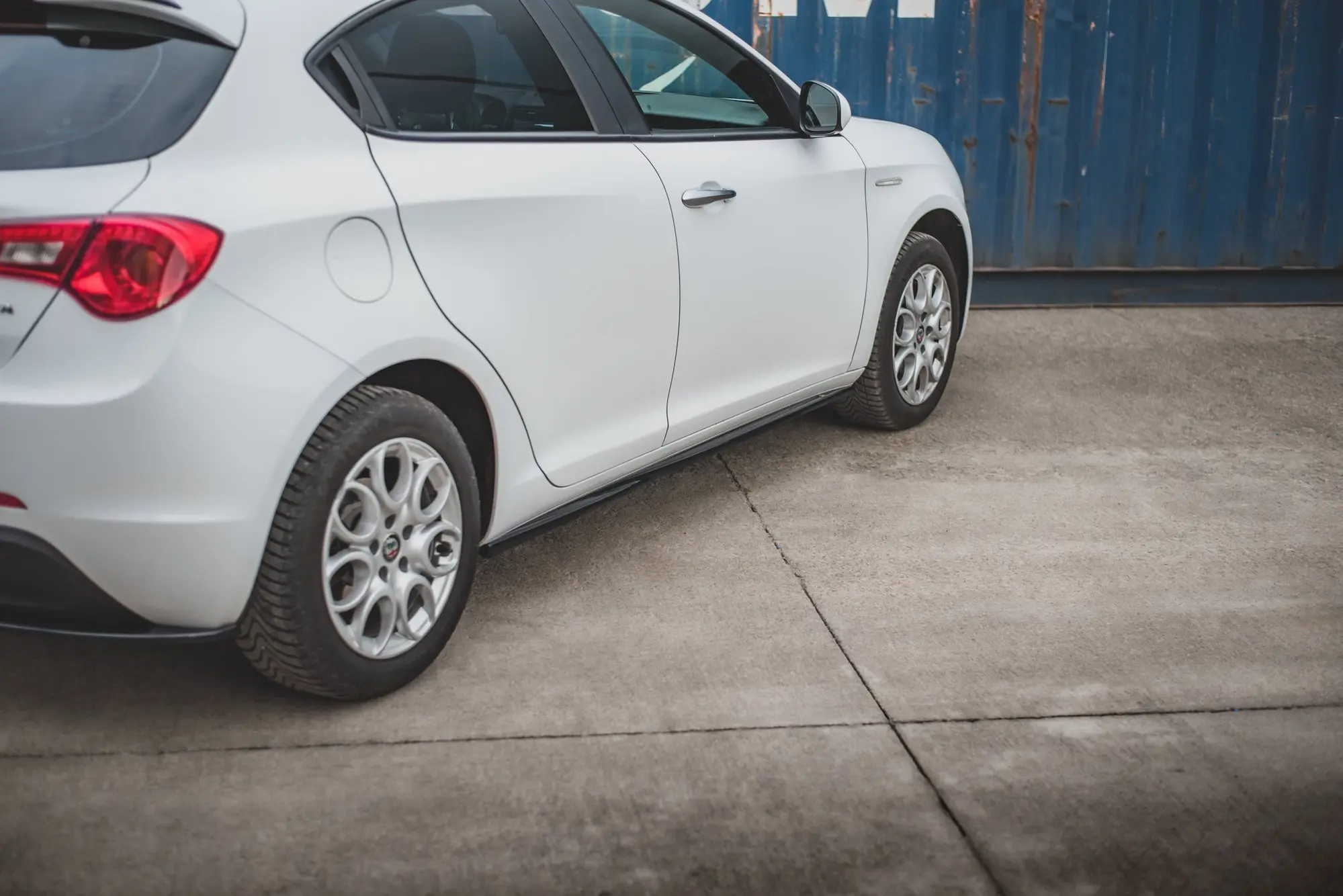 SIDESKJØRT V.2 Alfa Romeo Giulietta 2010 - 2020 – bilde 2