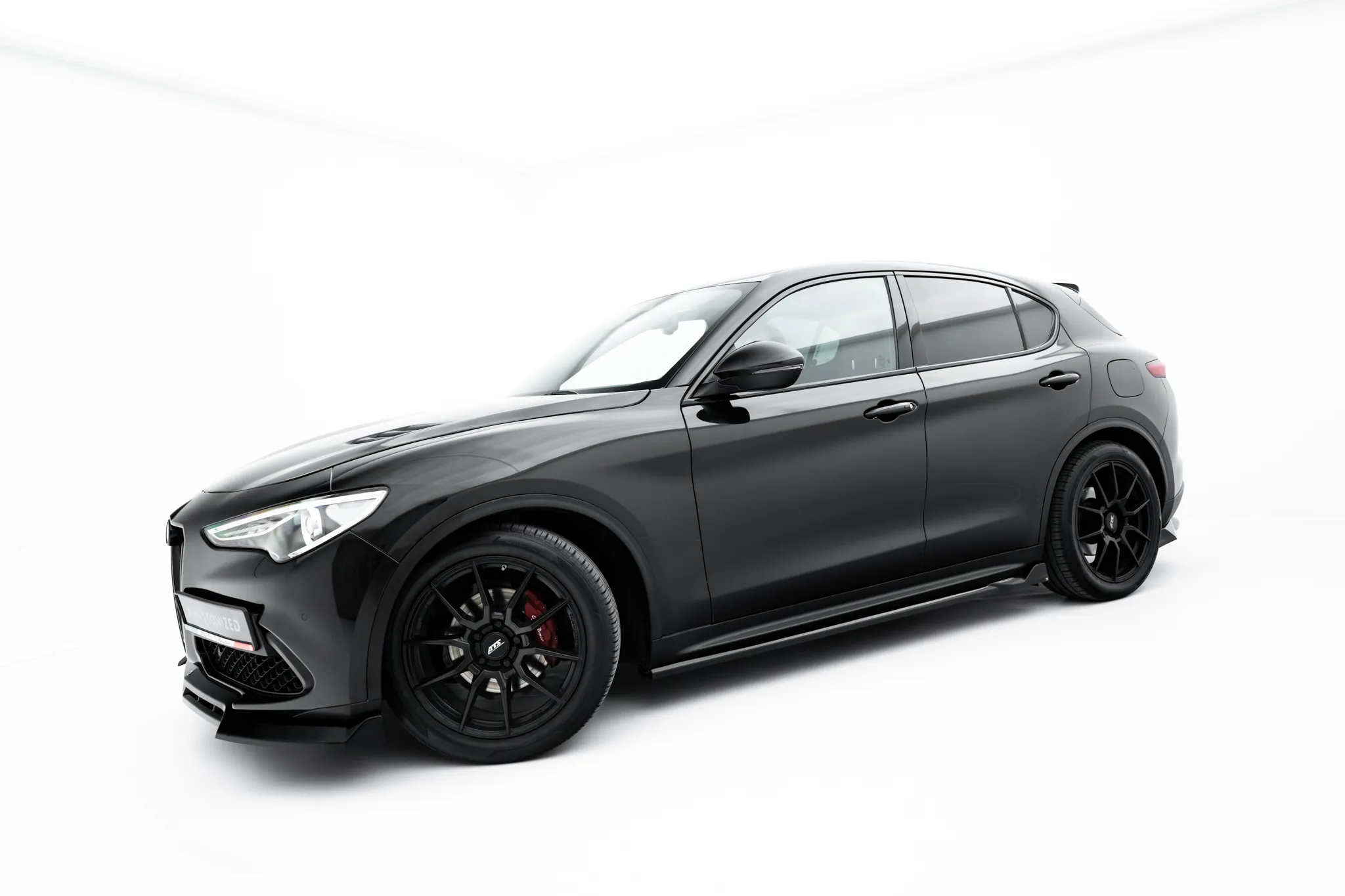 Sideskjørt V.2 Alfa Romeo Stelvio 2016 - 2025 | Glossy Black Edition – bilde 3