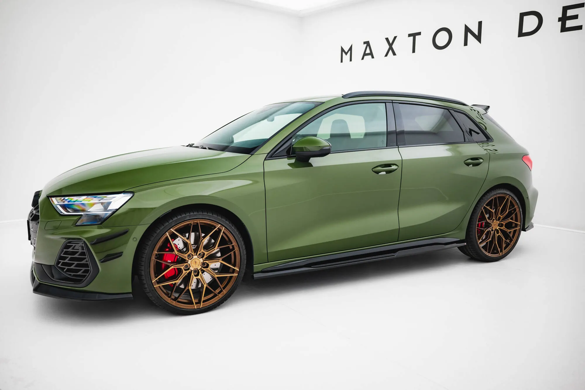 Sideskjørt V.2 Audi (A3 S-Line/S3) 8Y Facelift 2024 -> | Glossy Black Edition – bilde 3
