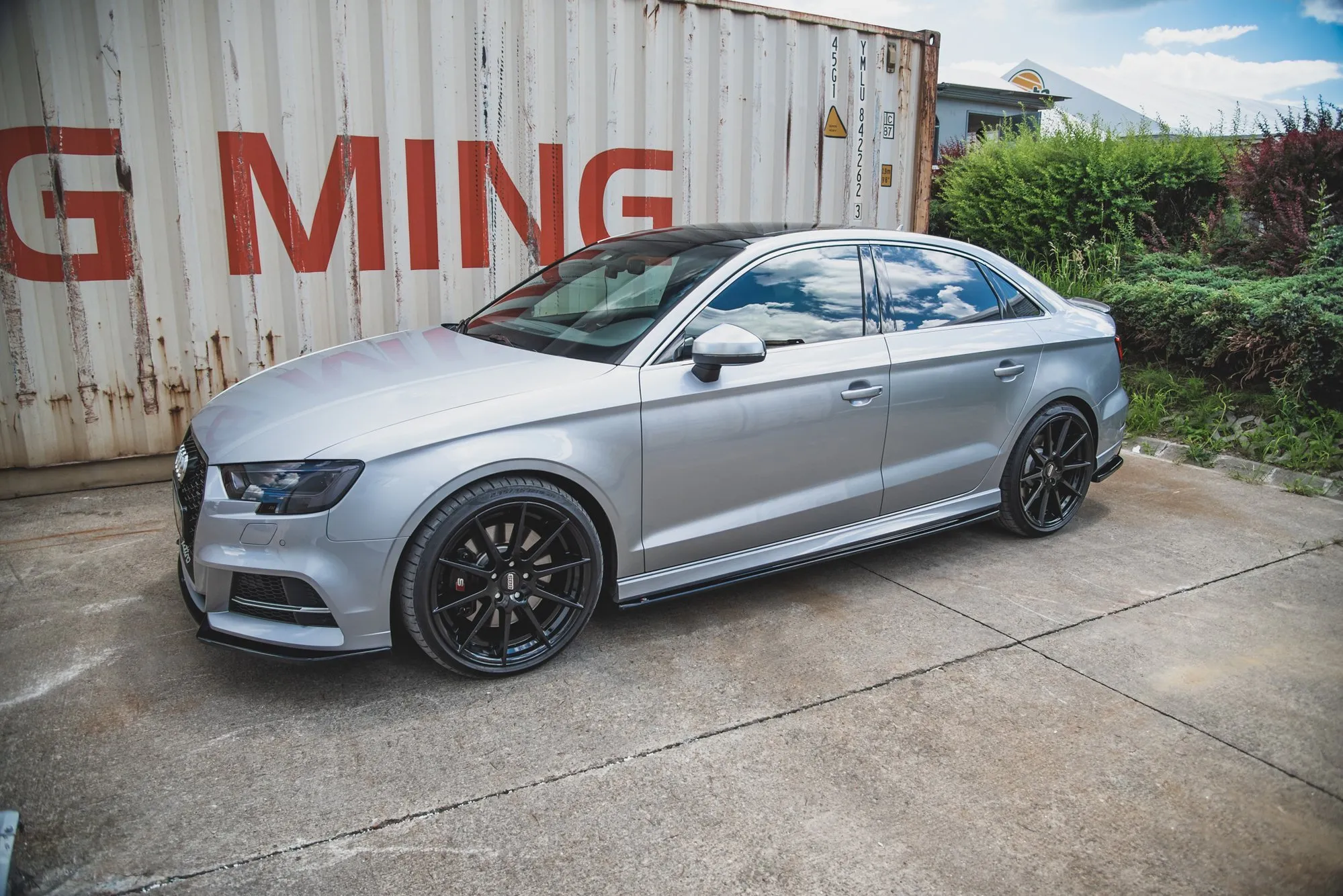 Sideskjørt V.2 Audi A3/S3 8V S-Line 2013 - 2020 | Glossy Black Edition