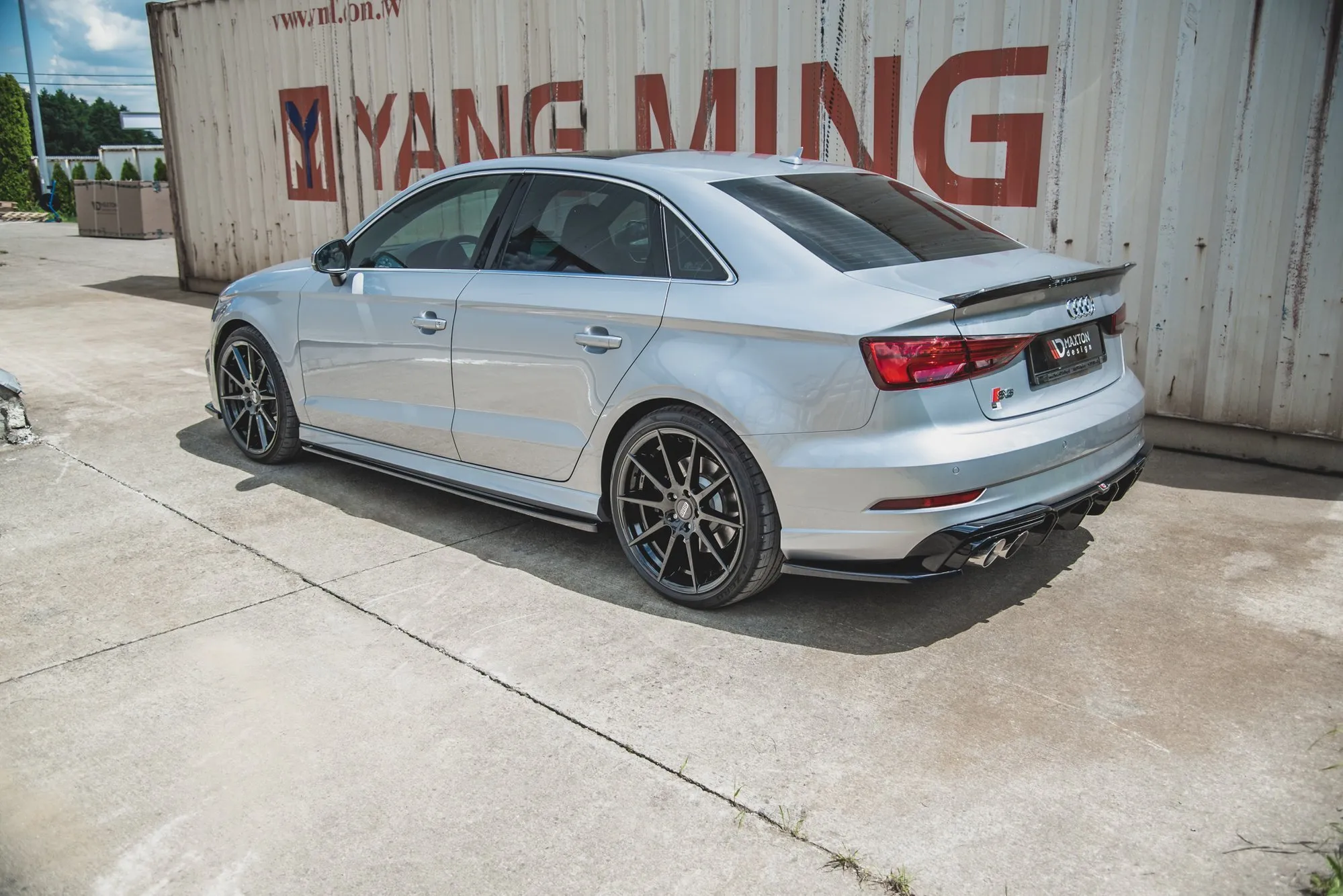 Sideskjørt V.2 Audi A3/S3 8V S-Line 2013 - 2020 | Glossy Black Edition – bilde 2