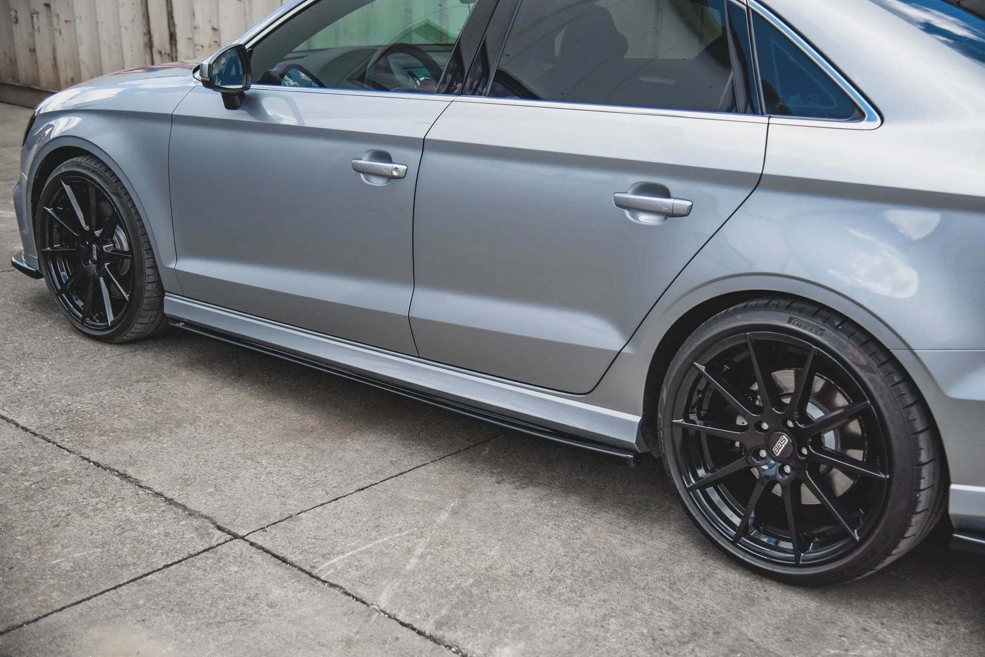 Sideskjørt V.2 Audi A3/S3 8V S-Line 2013 - 2020 | Glossy Black Edition – bilde 4