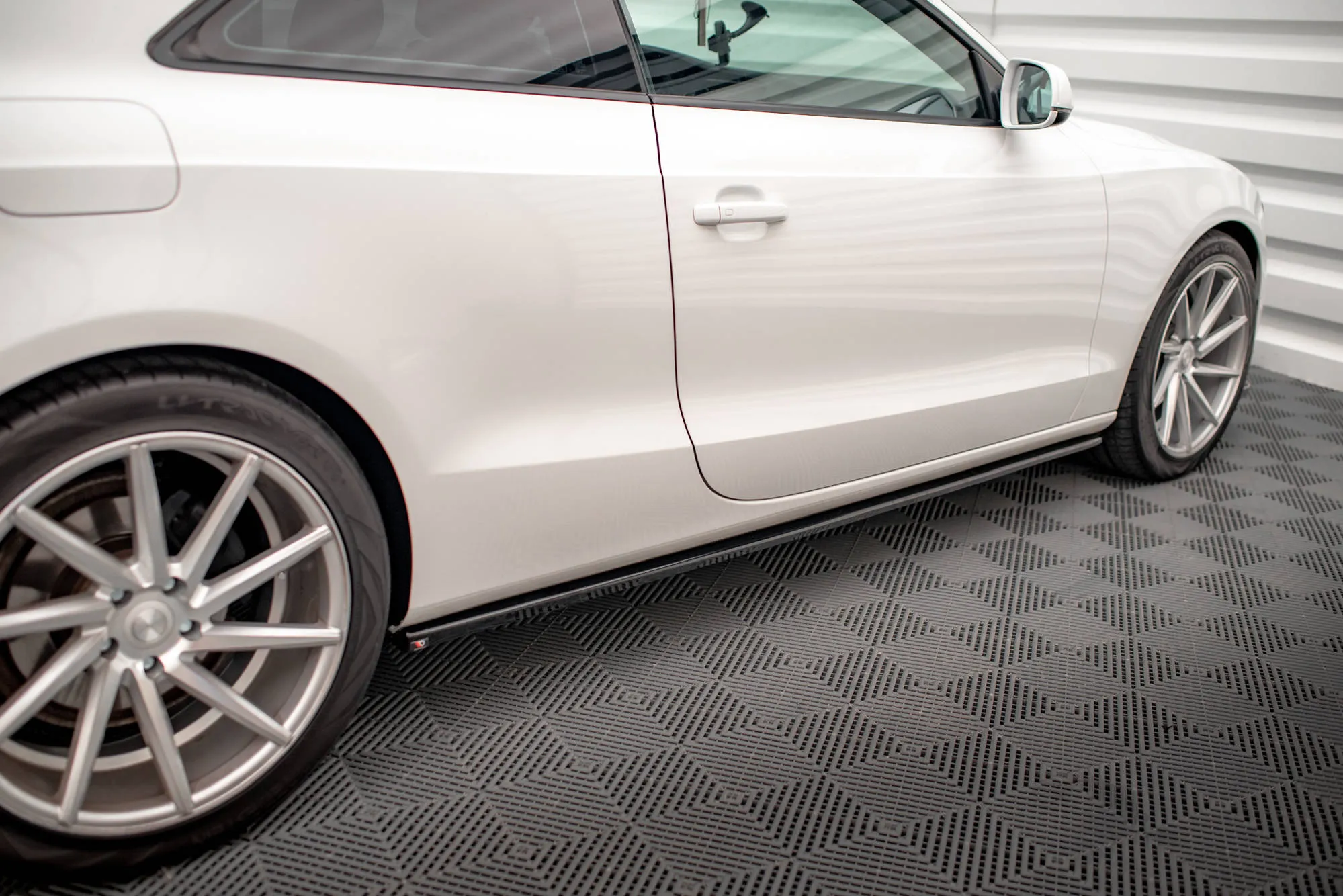 Sideskjørt V.2 Audi A5 (8T) Coupe / A5 (8T) Coupe S-Line / S5 (8T) Coupe 2006 - 2016 | Glossy Black Edition – bilde 2